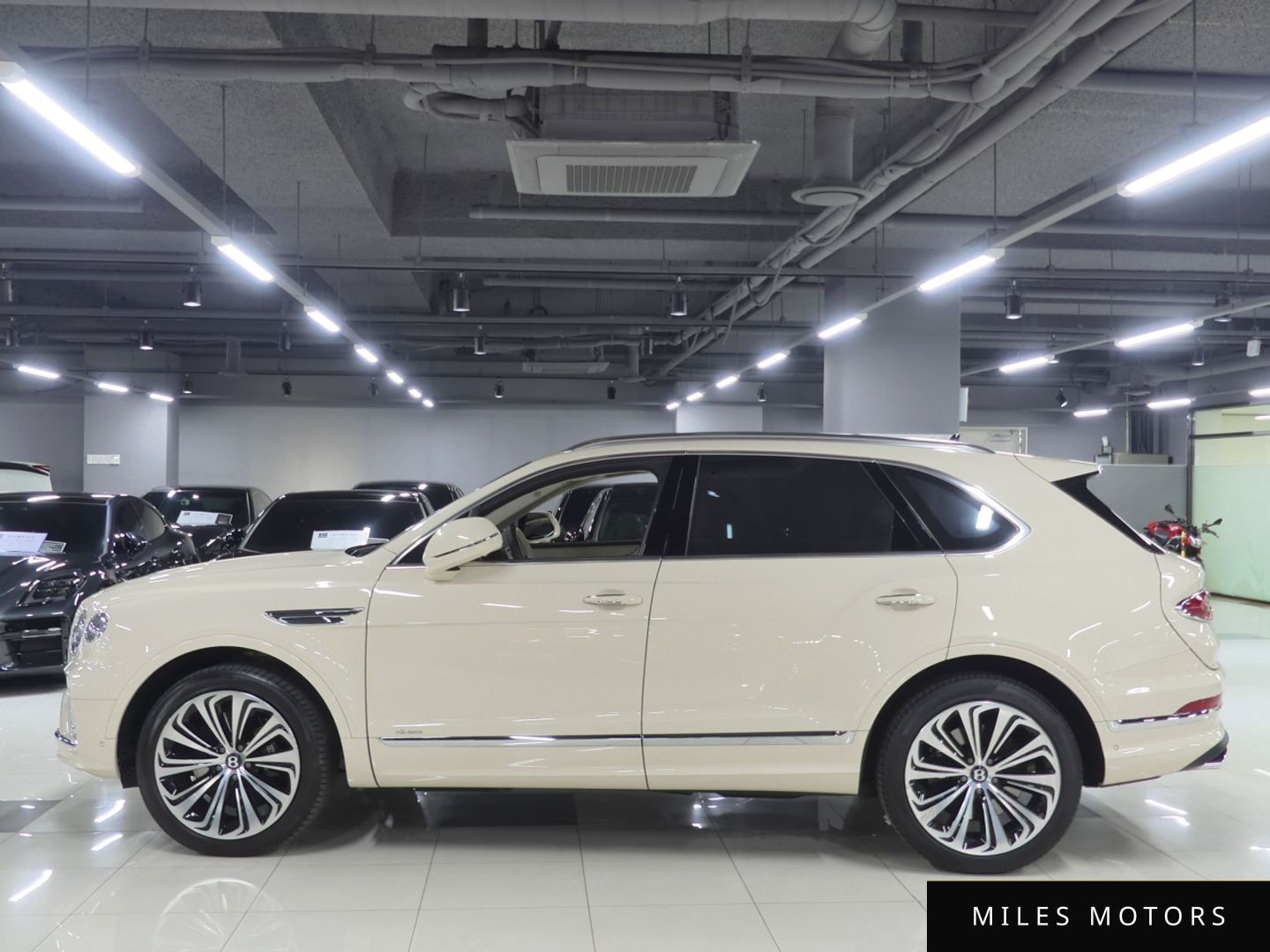 Bentley Bentayga 2024 — миниатюра 2