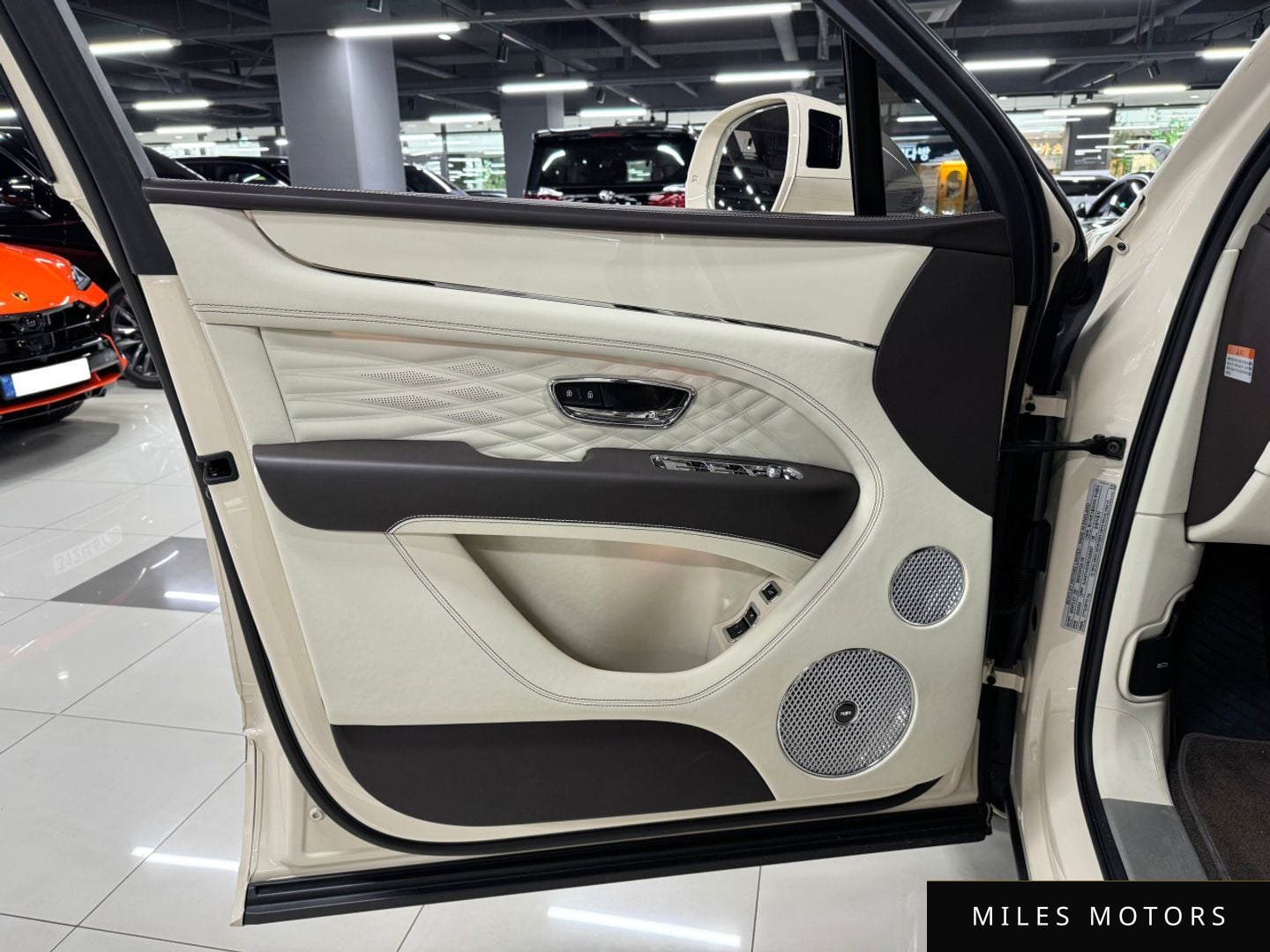 Bentley Bentayga 2024 — миниатюра 5