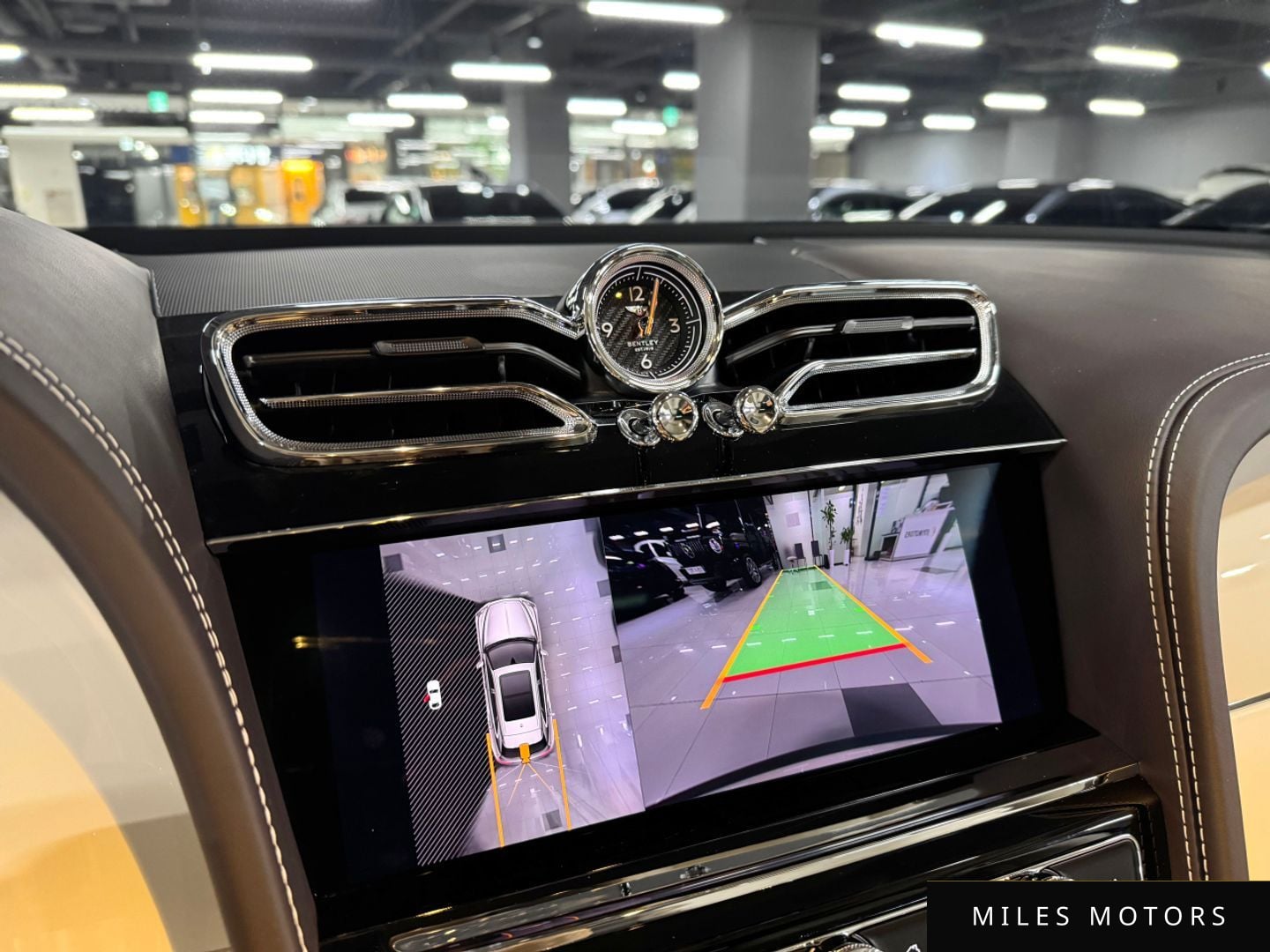 Bentley Bentayga 2024 — миниатюра 7