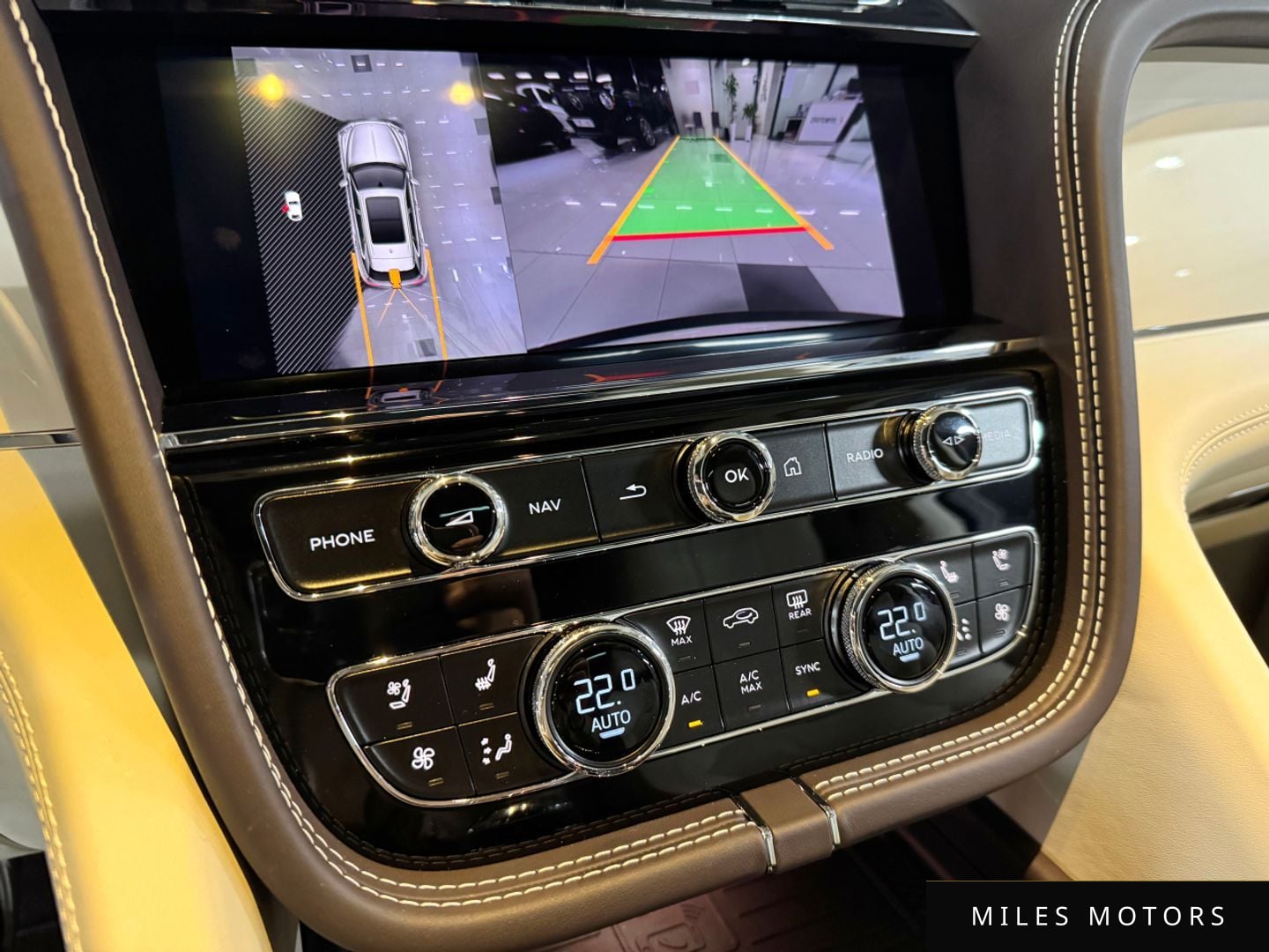 Bentley Bentayga 2024 — миниатюра 8