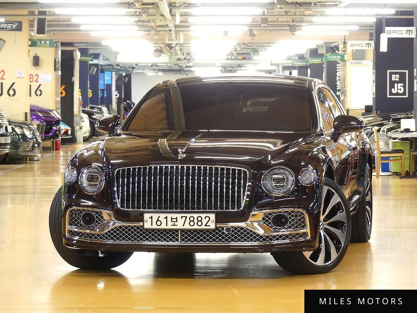 Bentley Flying Spur 2023 — миниатюра 3