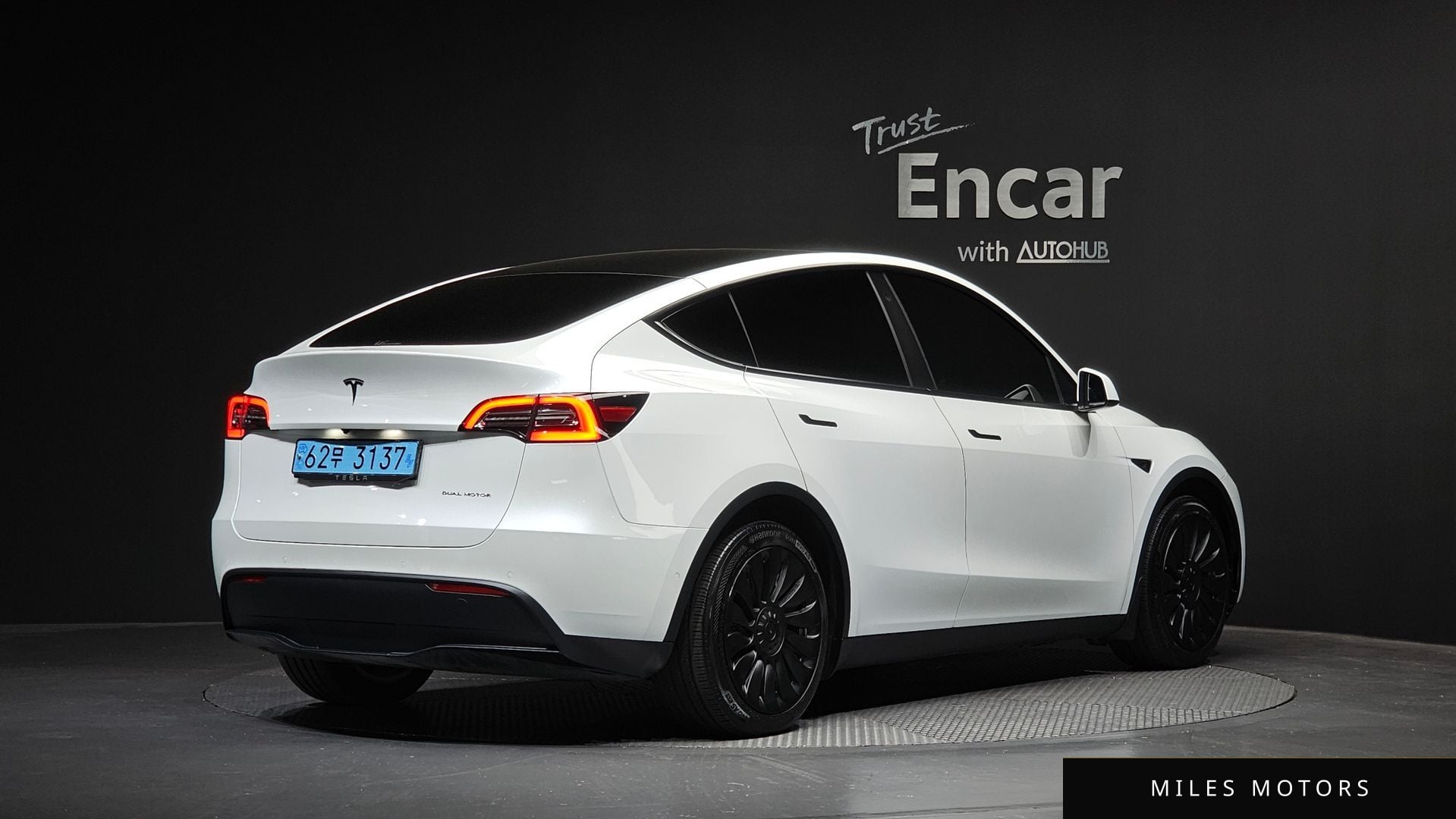 Tesla Model Y 2021 — миниатюра 2