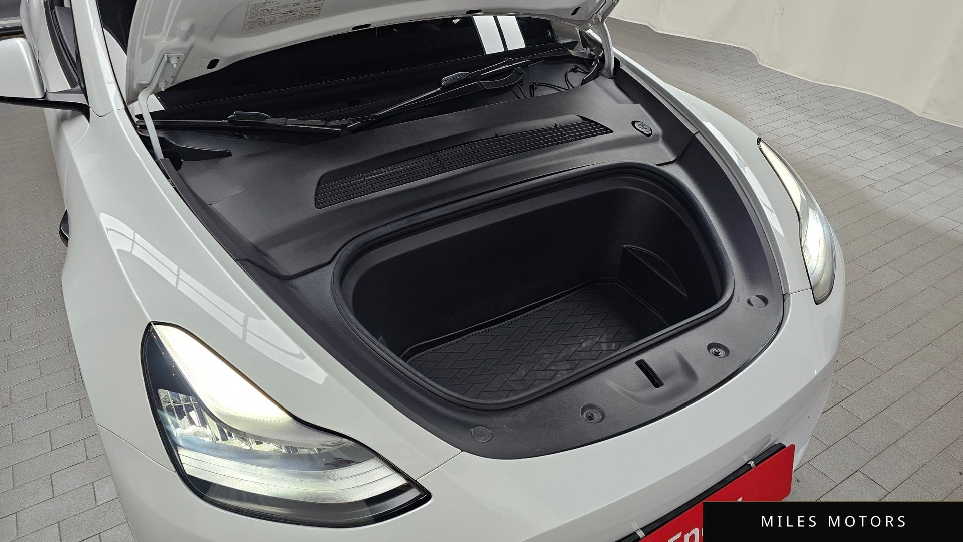 Tesla Model Y 2021 — миниатюра 6