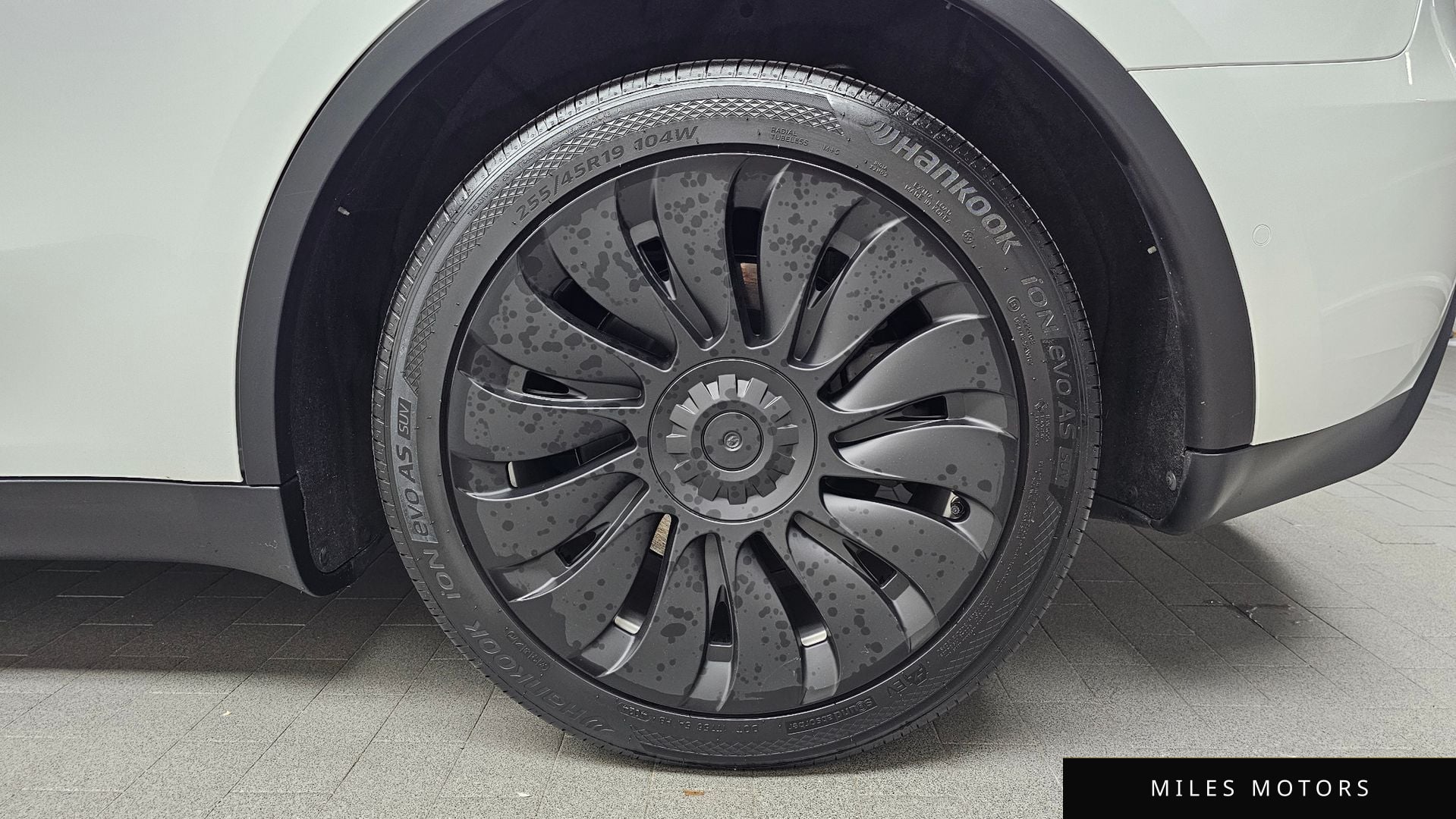 Tesla Model Y 2021 — миниатюра 7
