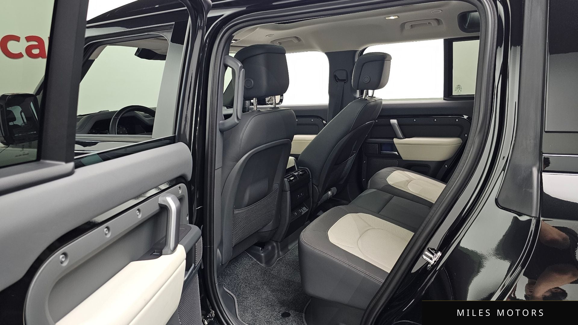 Land Rover Defender 2024 — миниатюра 11