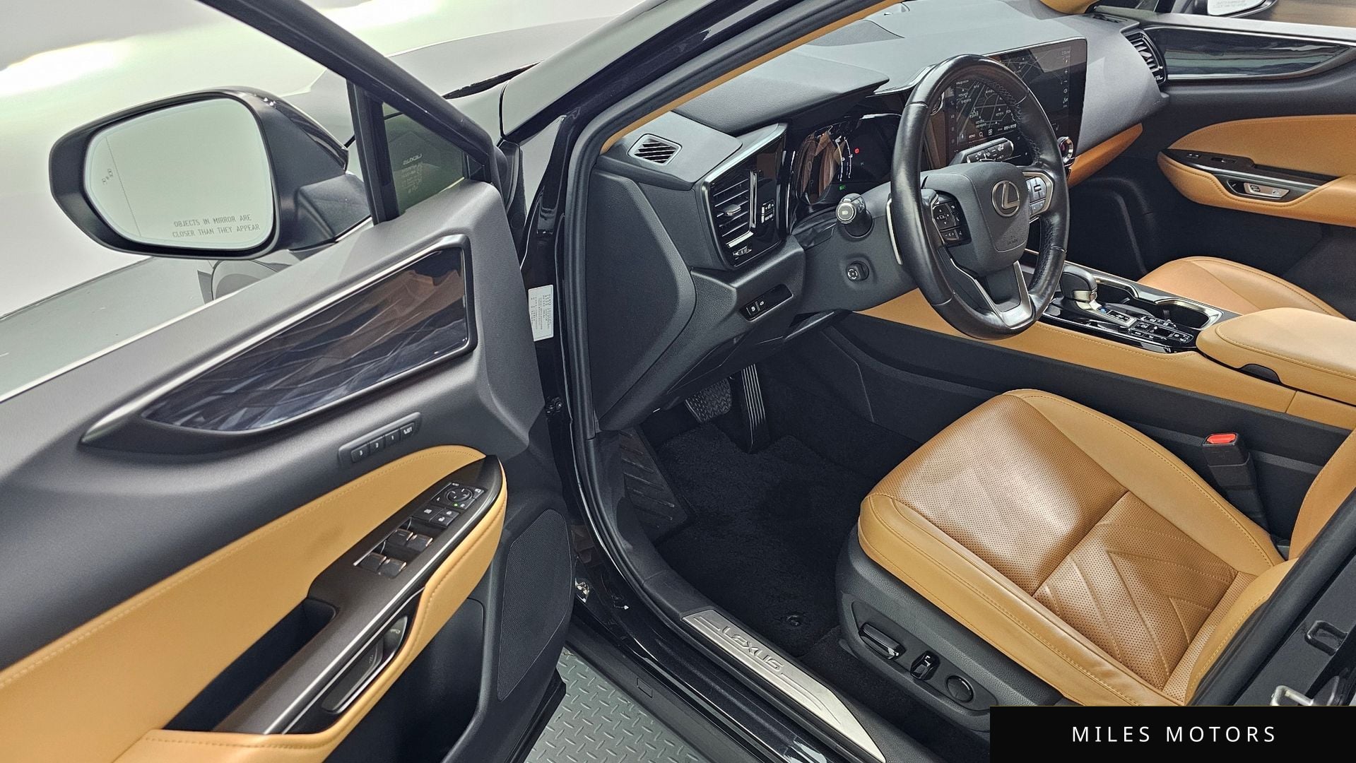 Лексус NX450h+ 2024 — миниатюра 10