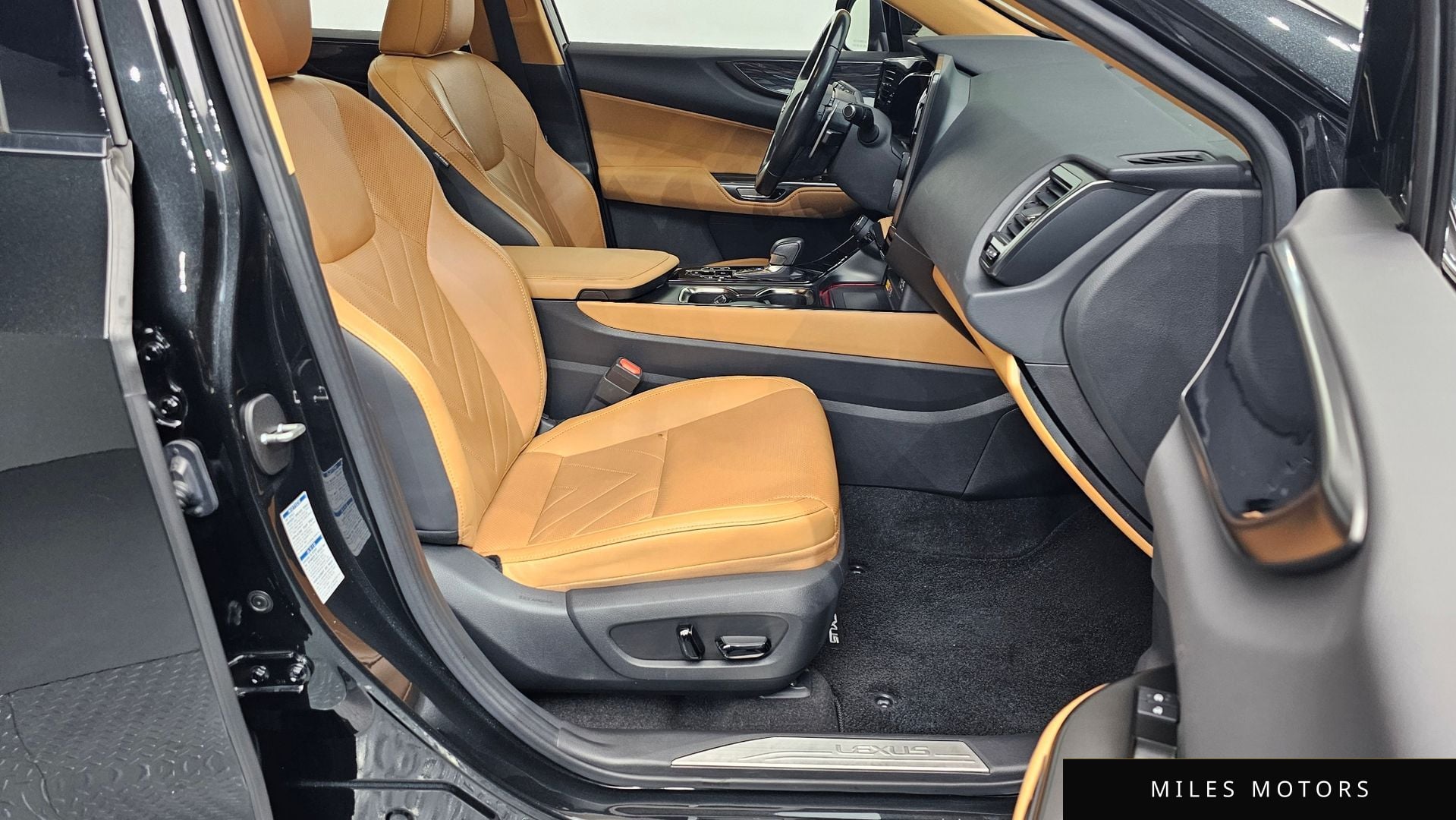 Лексус NX450h+ 2024 — миниатюра 11
