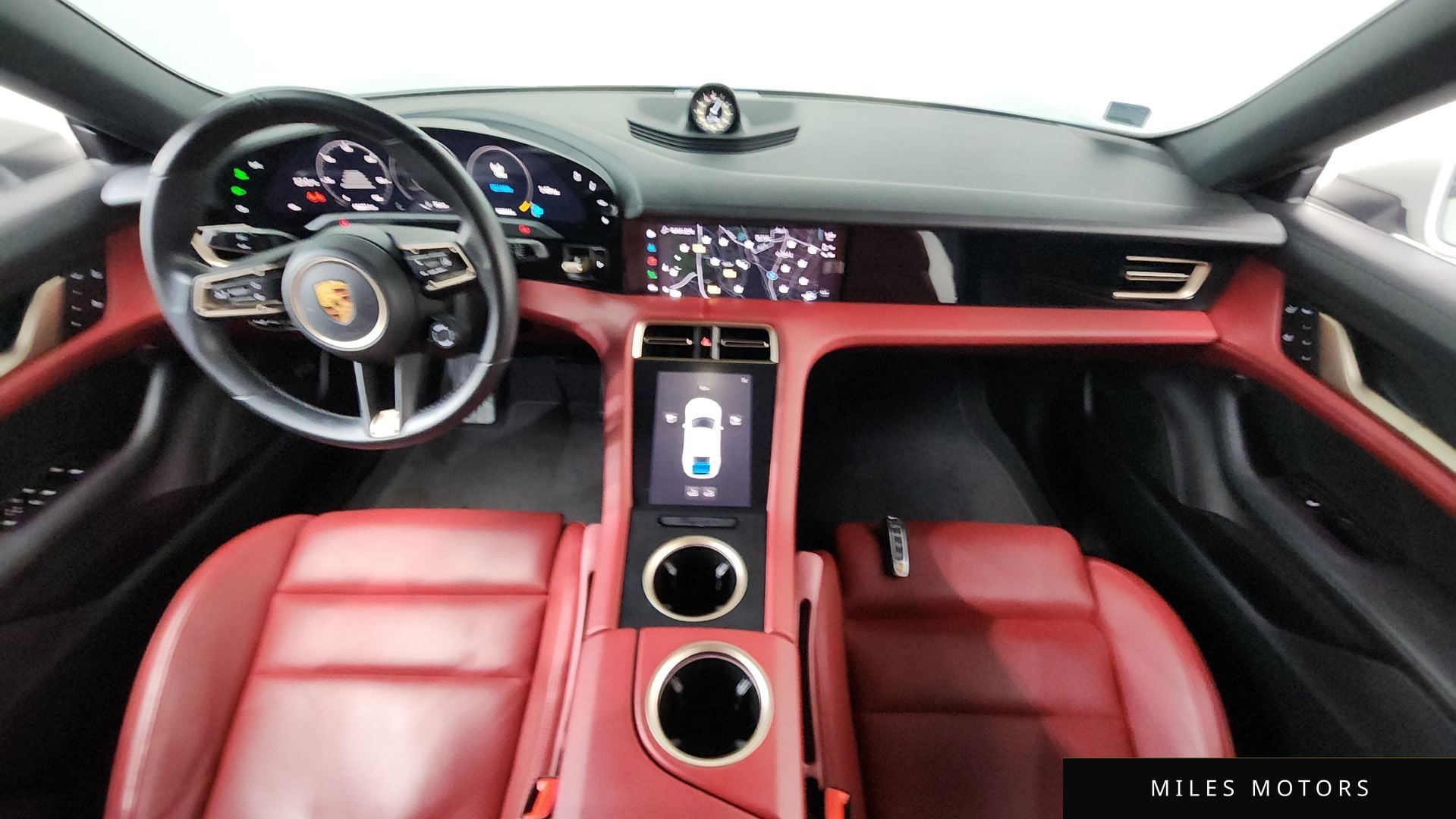 Porsche Taycan 2022 — миниатюра 10