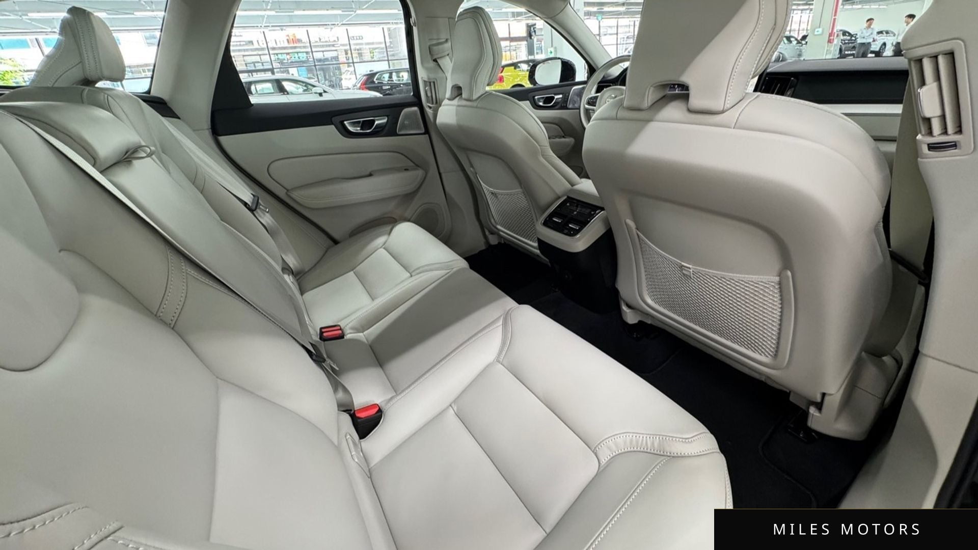 Volvo XC60 2026 — миниатюра 10