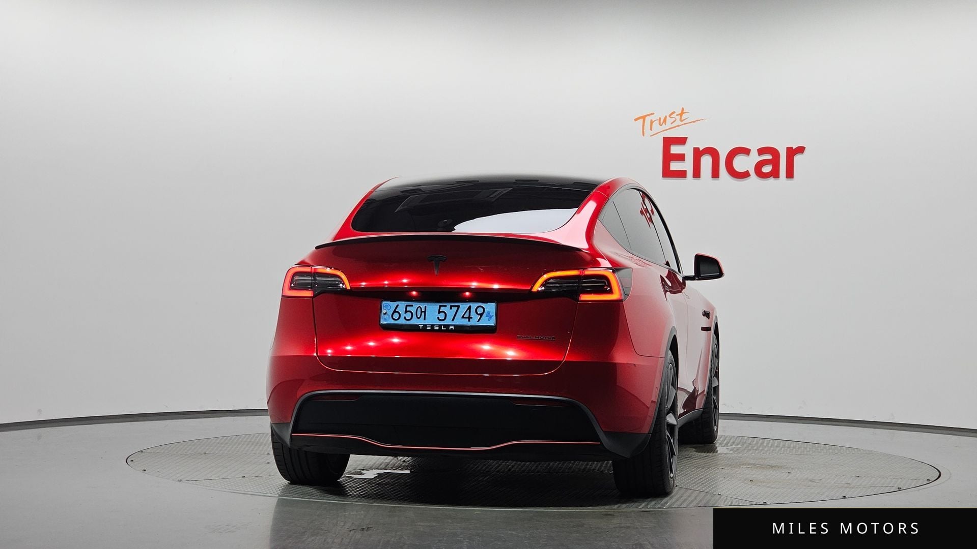 Tesla Model Y 2021 — миниатюра 3