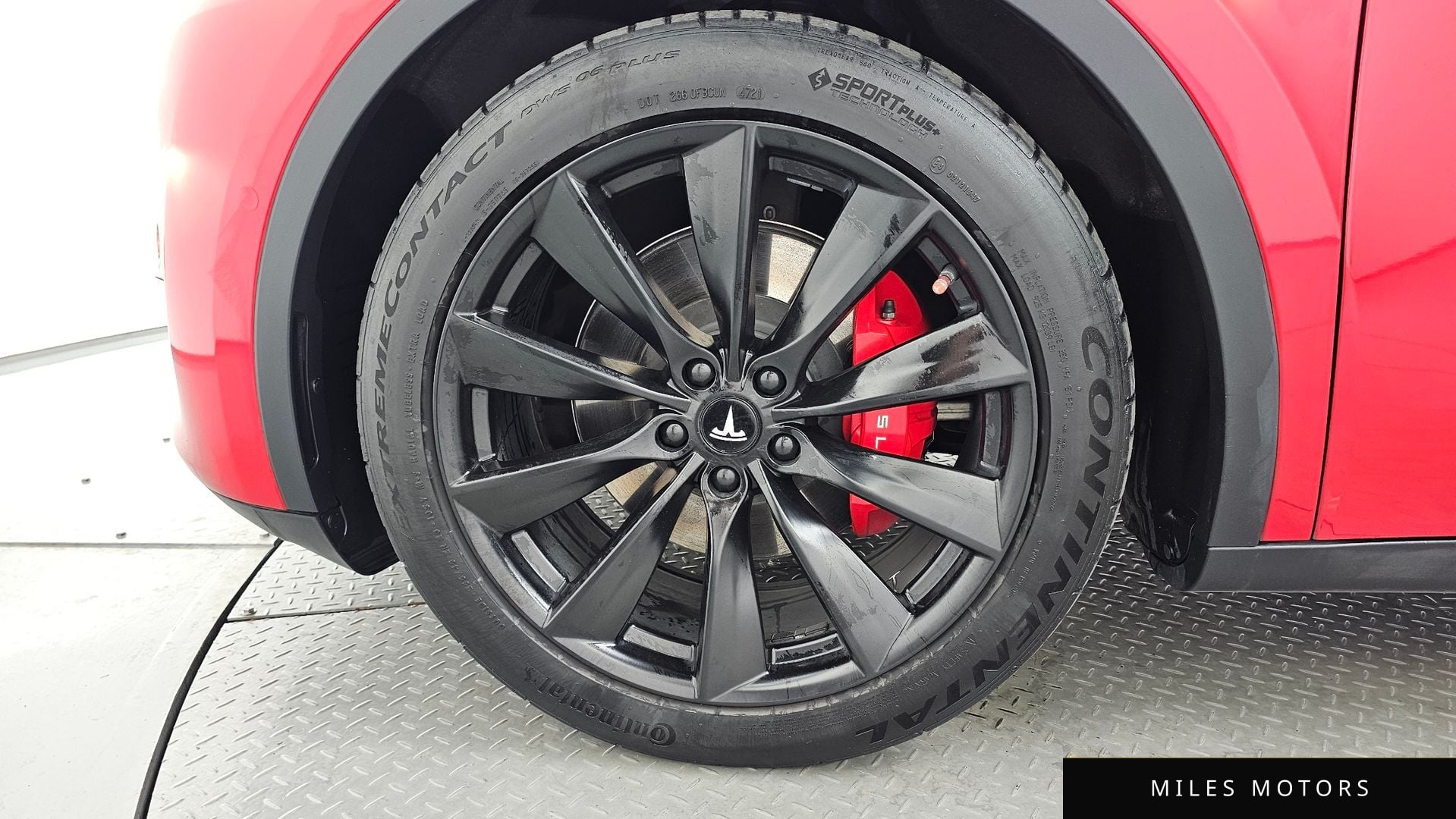 Tesla Model Y 2021 — миниатюра 4