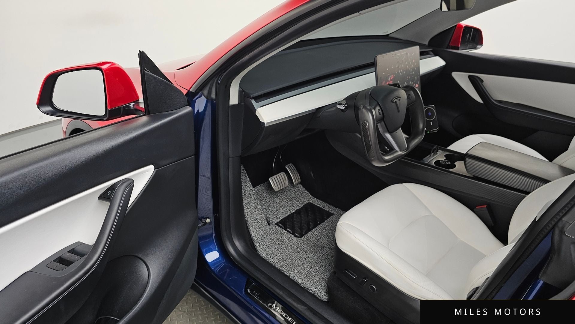 Tesla Model Y 2021 — миниатюра 12