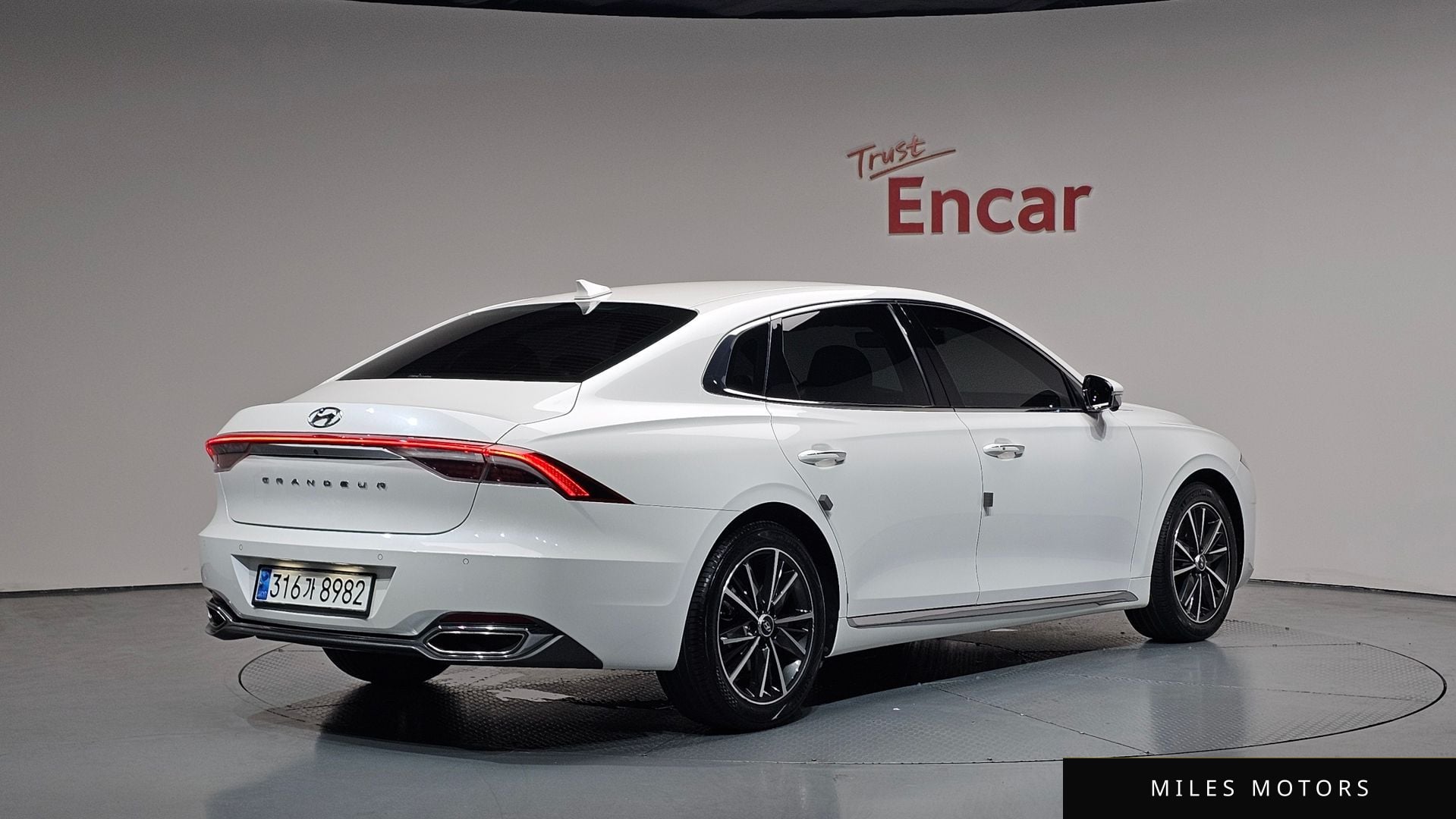 Hyundai Grandeur 2020 — фото 1 из 12