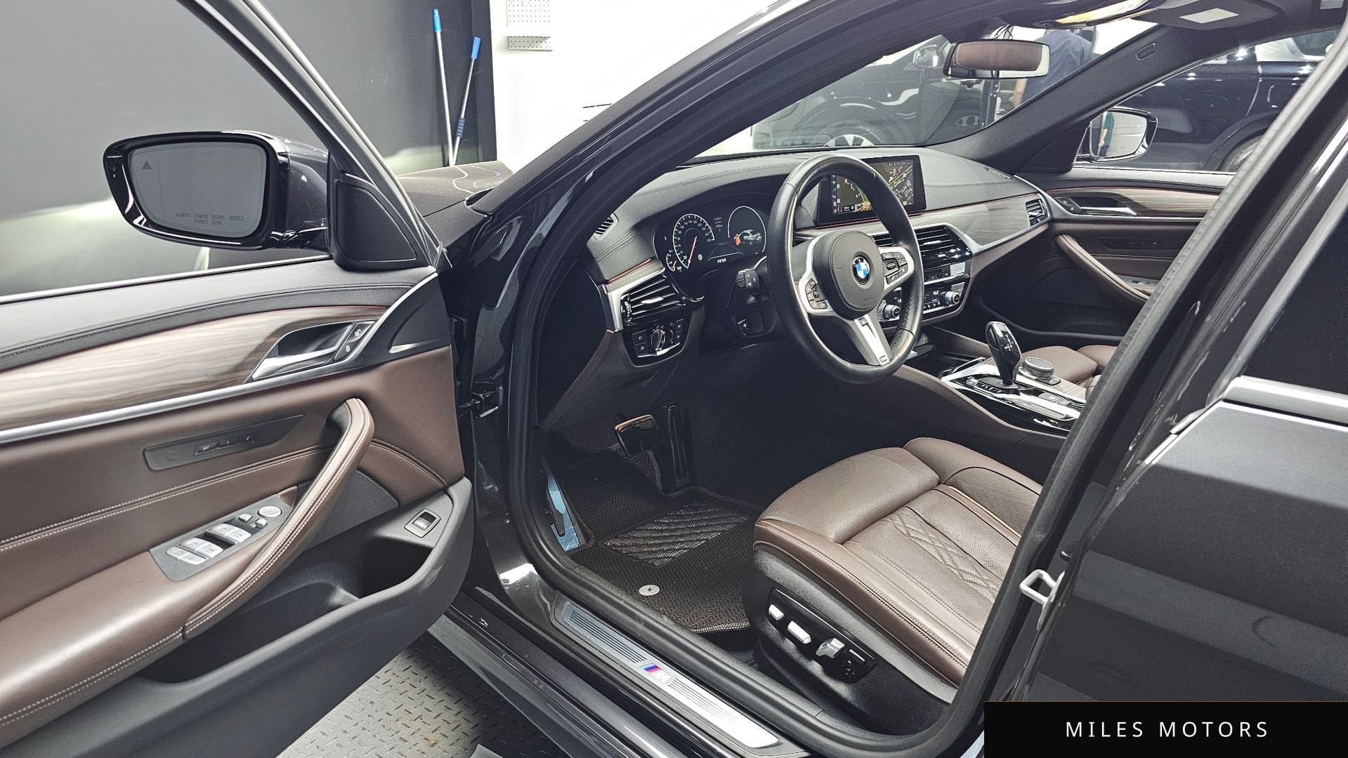 BMW 5 Series (G30) 2019 — миниатюра 12