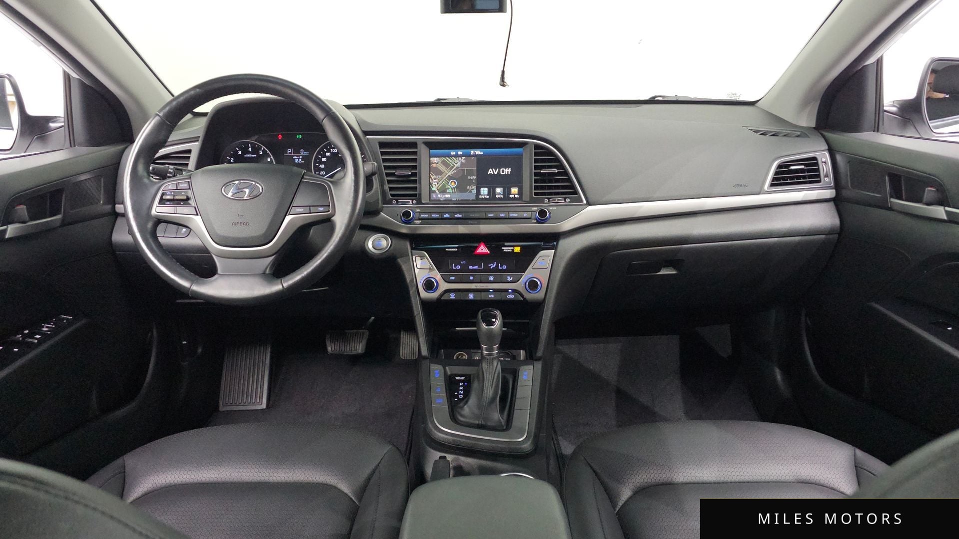 Hyundai AVANTE 2018 — миниатюра 10