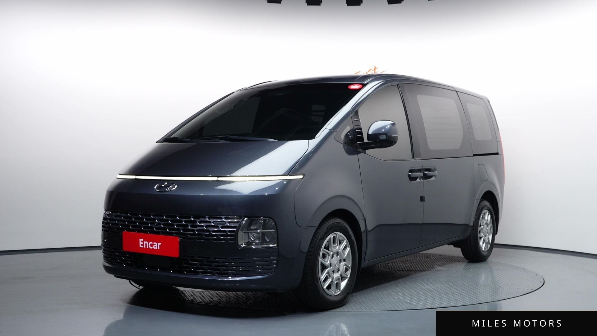 Hyundai Staria 2022 — фото 1 из 12