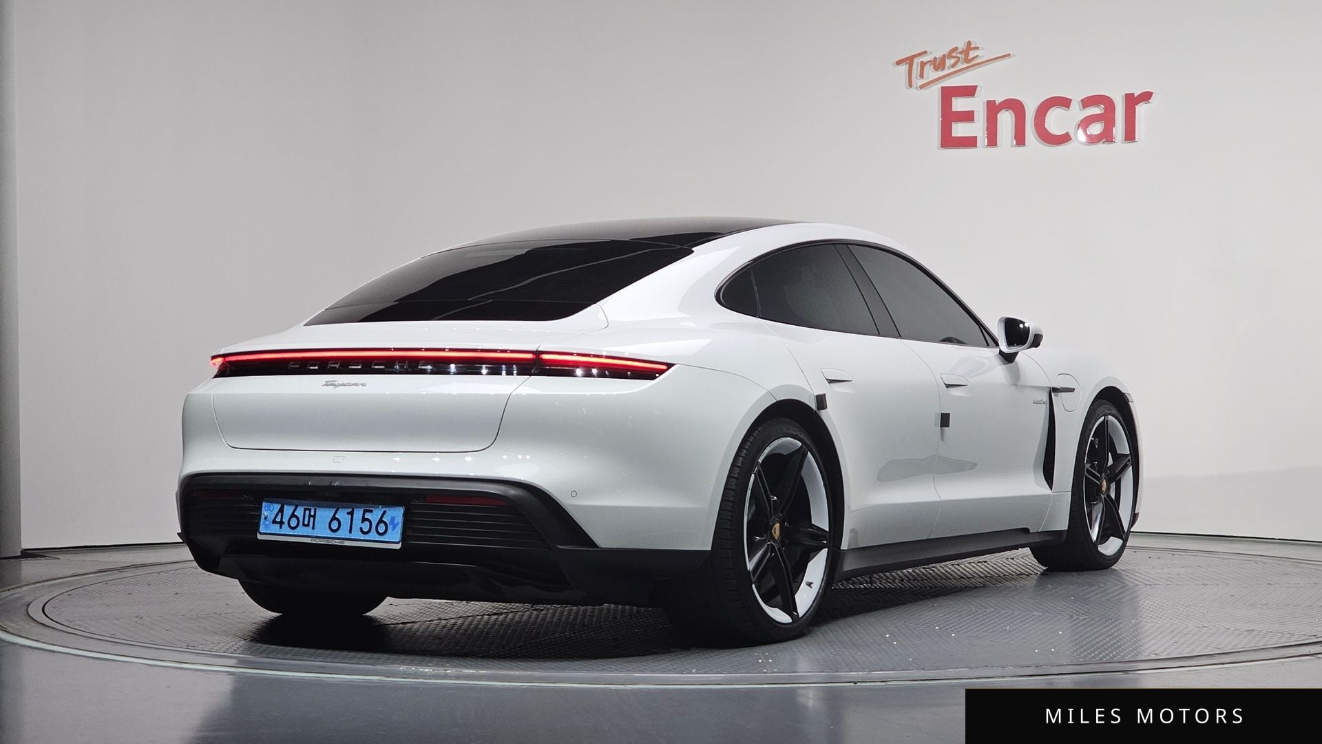 Porsche Taycan 2022 — миниатюра 2