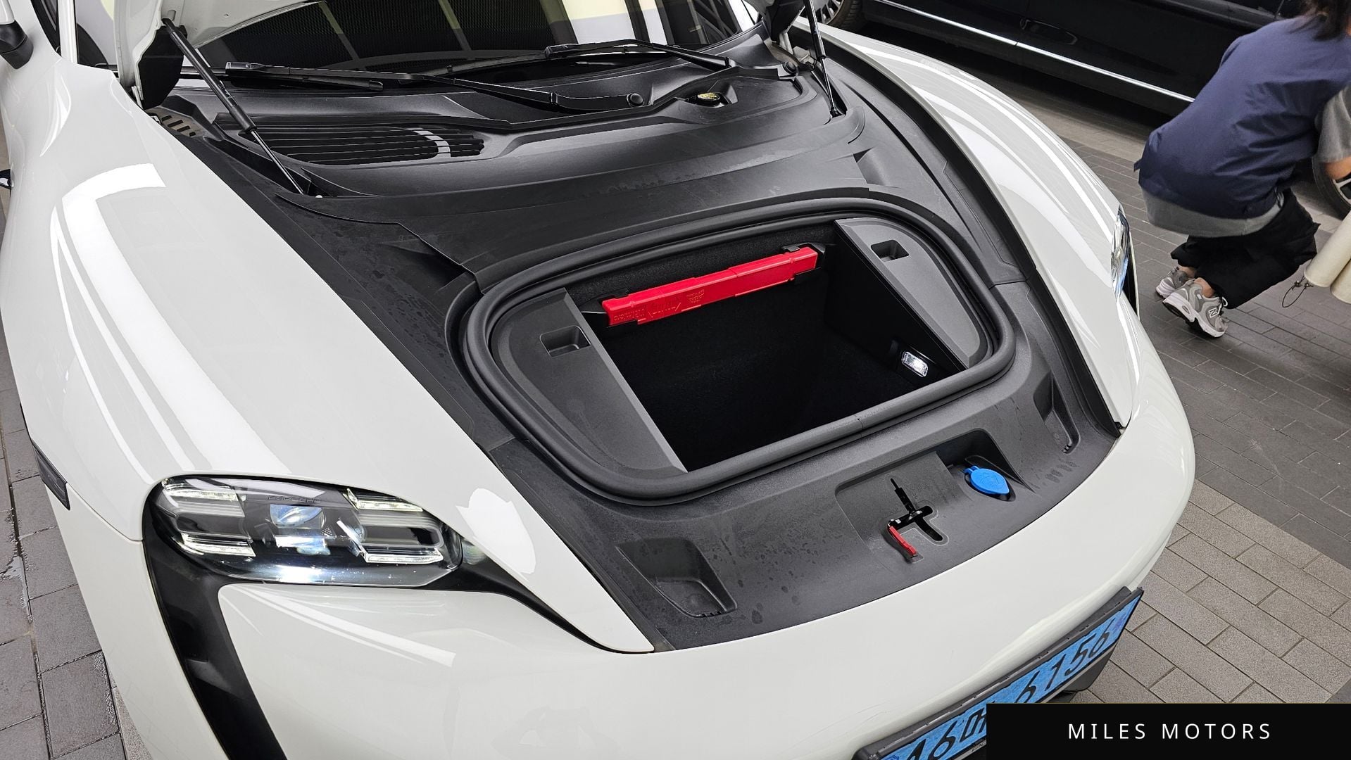 Porsche Taycan 2022 — миниатюра 6