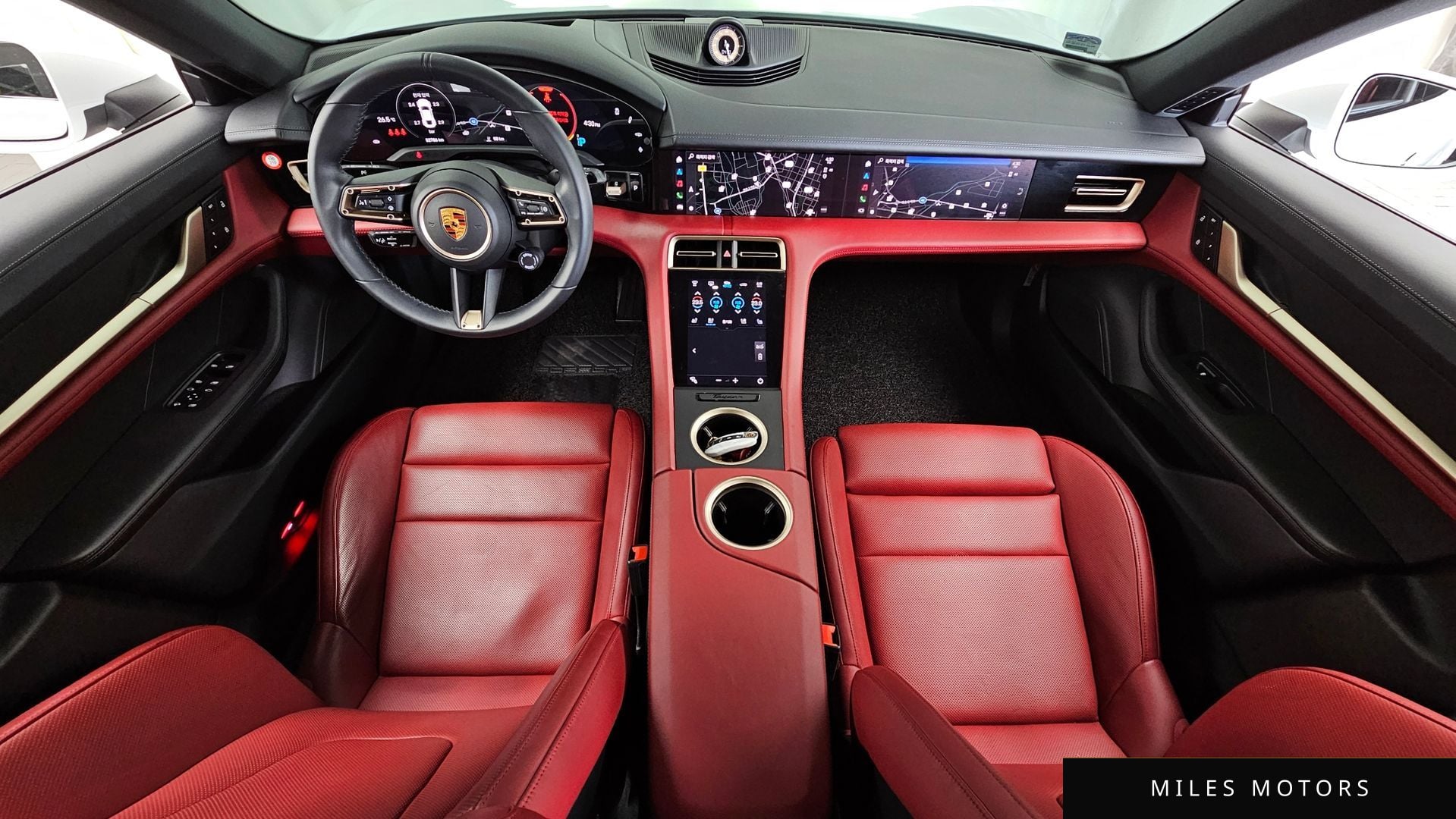 Porsche Taycan 2022 — миниатюра 10