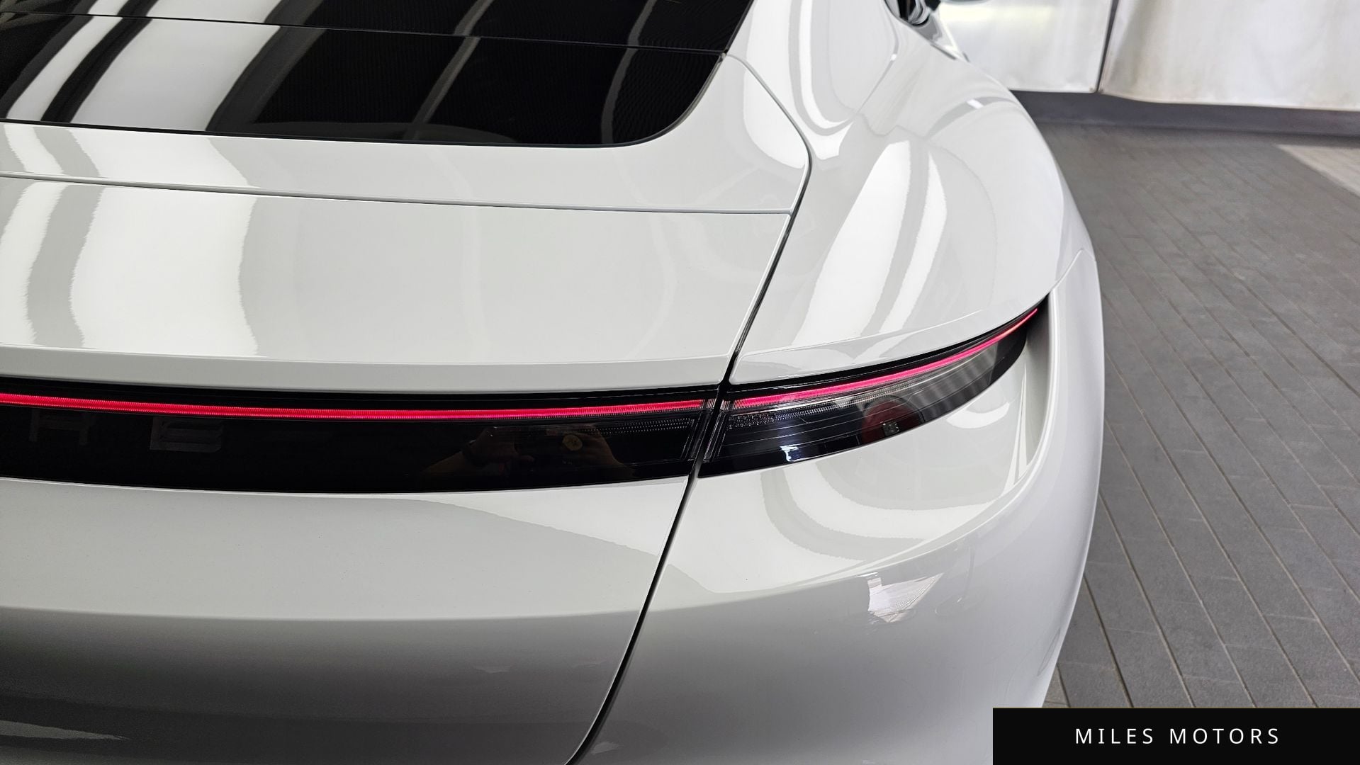 Porsche Taycan 2022 — миниатюра 9