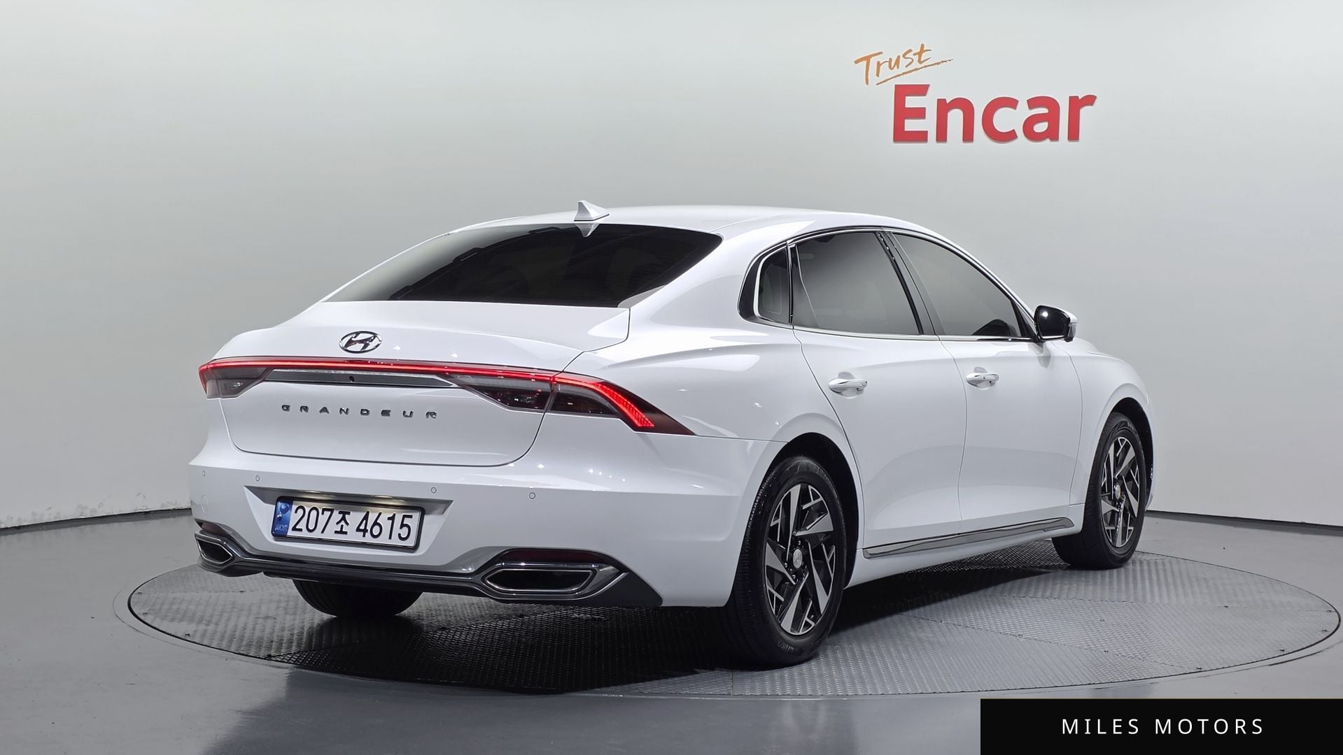 Hyundai Grandeur 2022 — миниатюра 2
