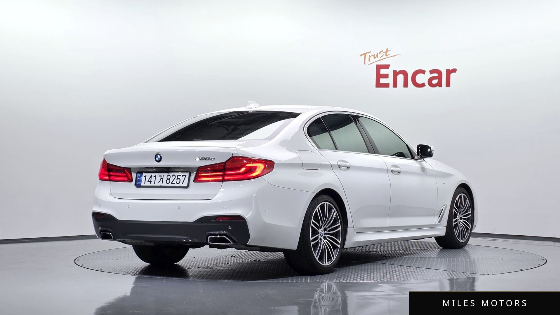 BMW 5 Series (G30) 2020 — фото 1 из 12