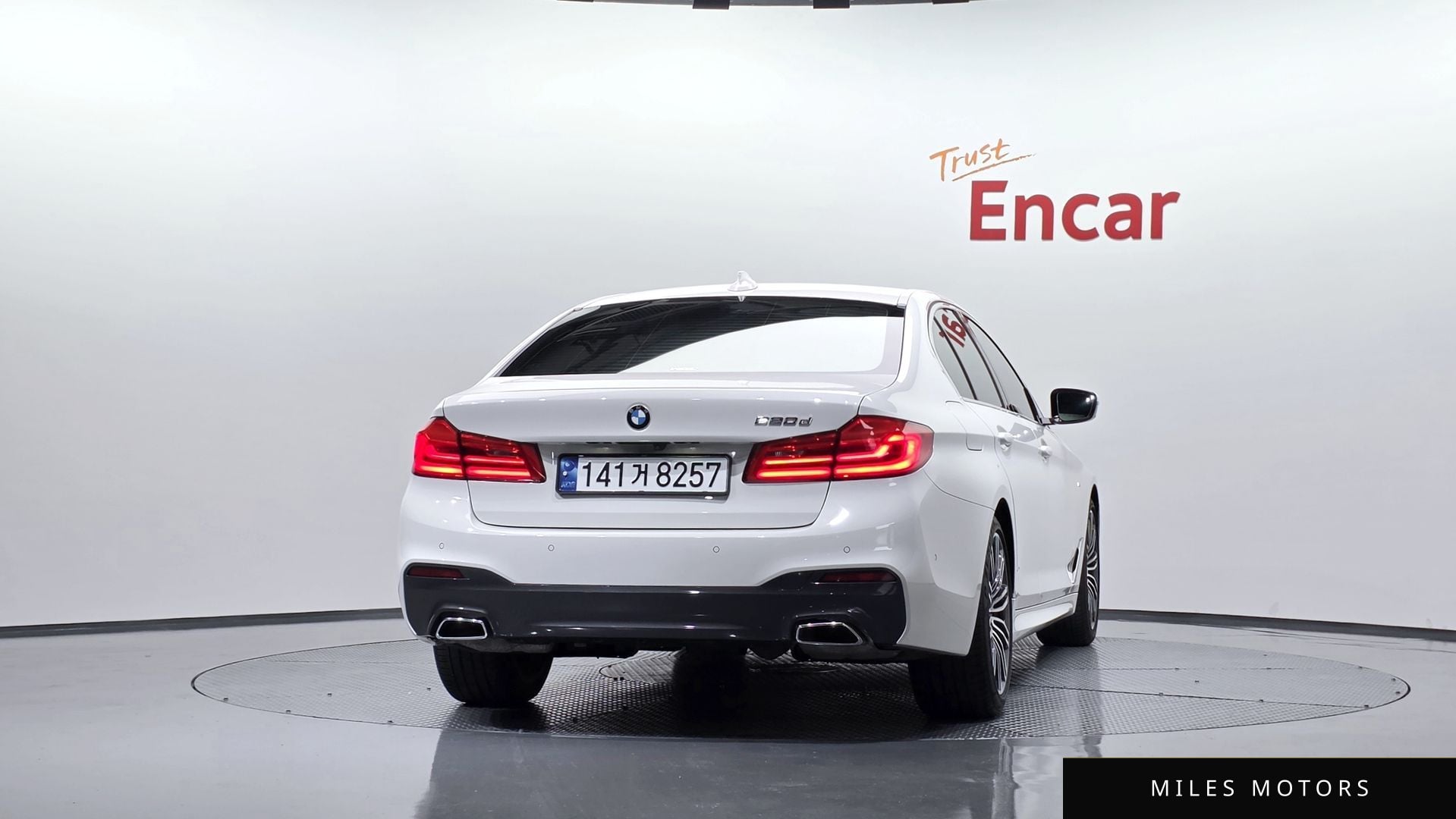 BMW 5 Series (G30) 2020 — миниатюра 3