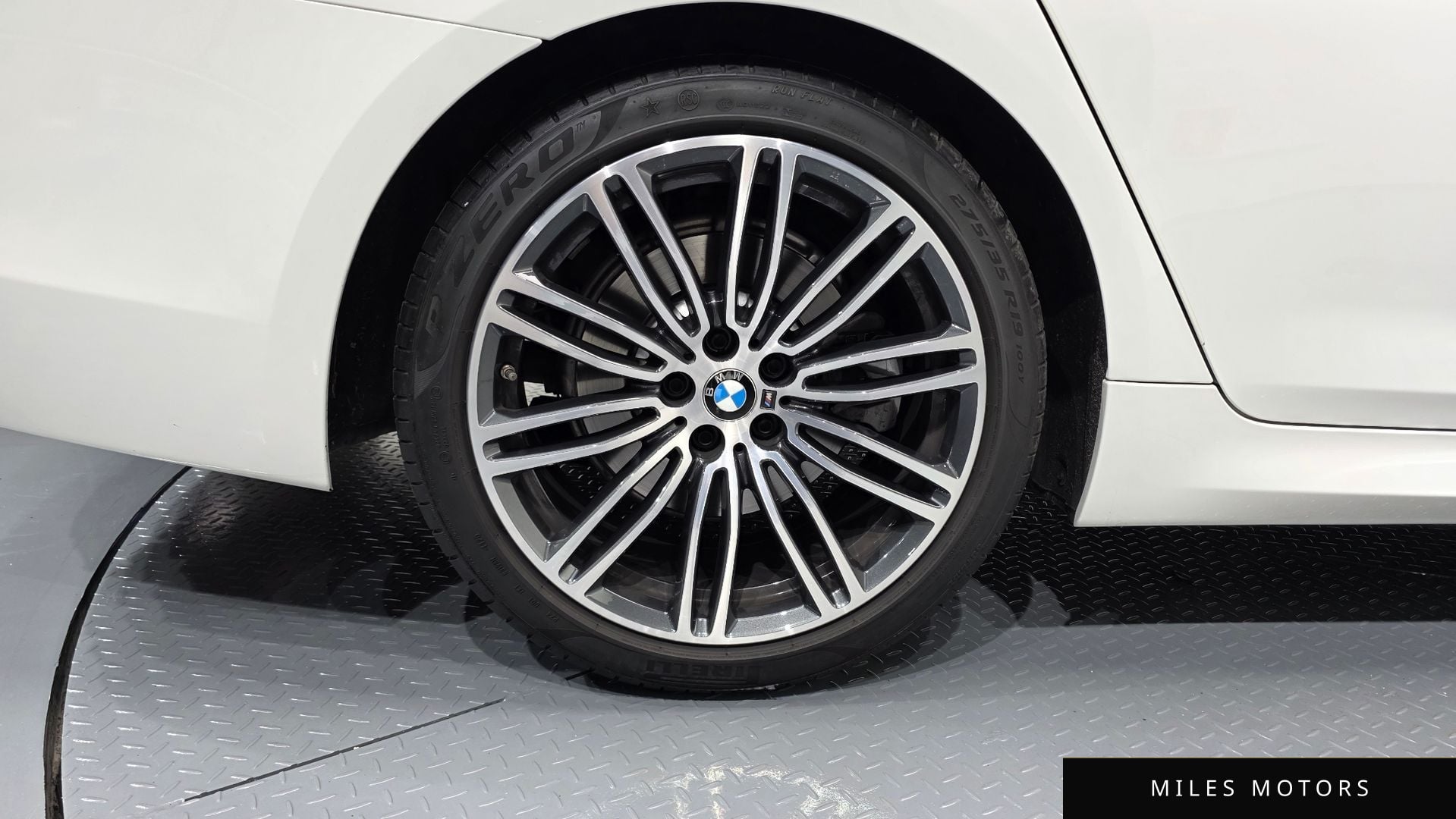 BMW 5 Series (G30) 2020 — миниатюра 4