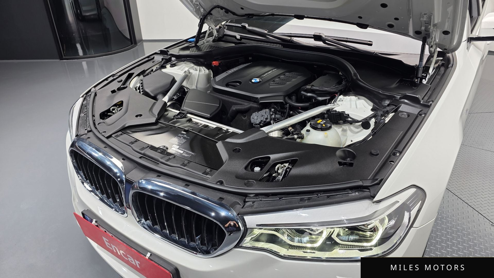 BMW 5 Series (G30) 2020 — миниатюра 5