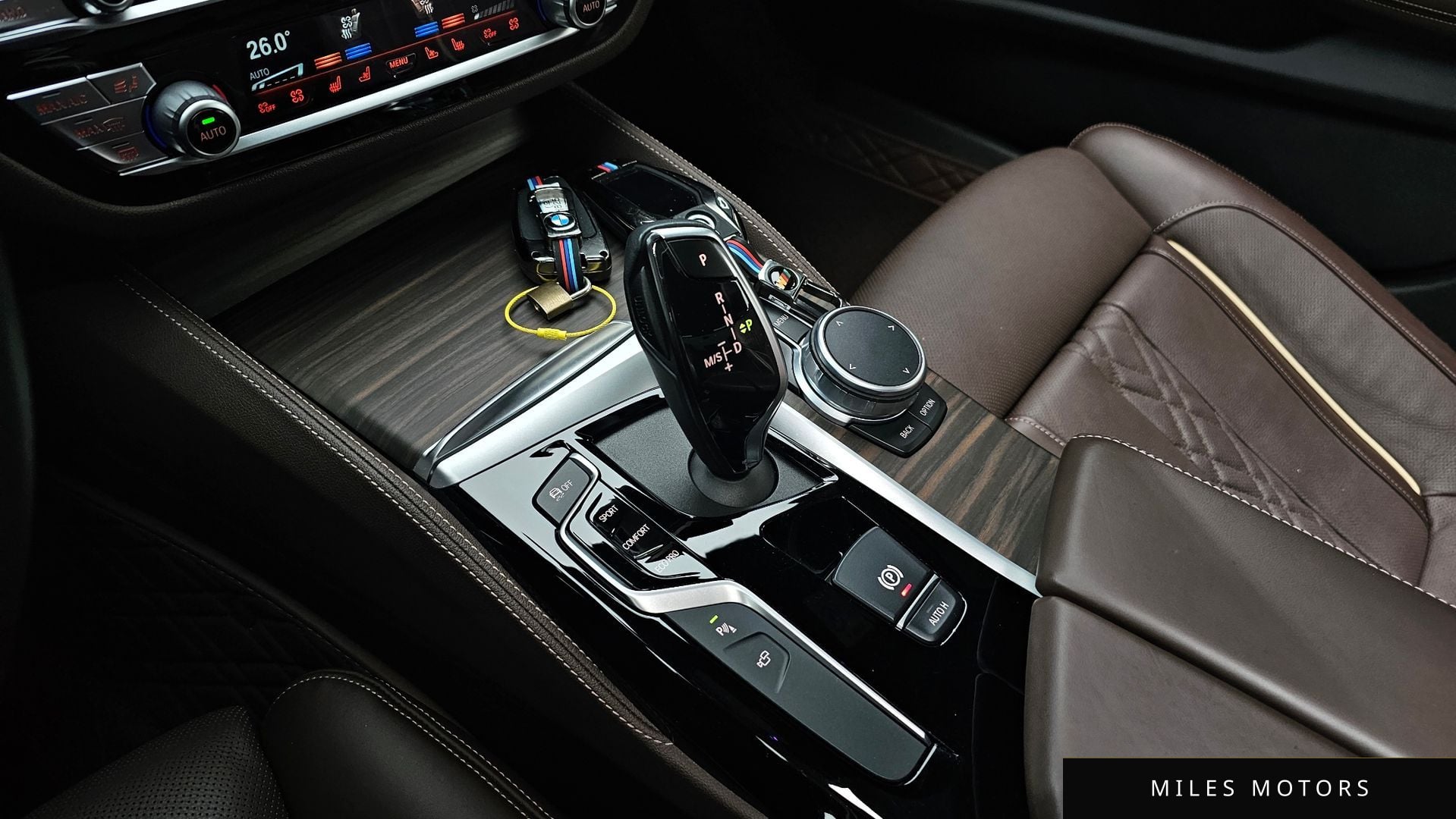 BMW 5 Series (G30) 2020 — миниатюра 11