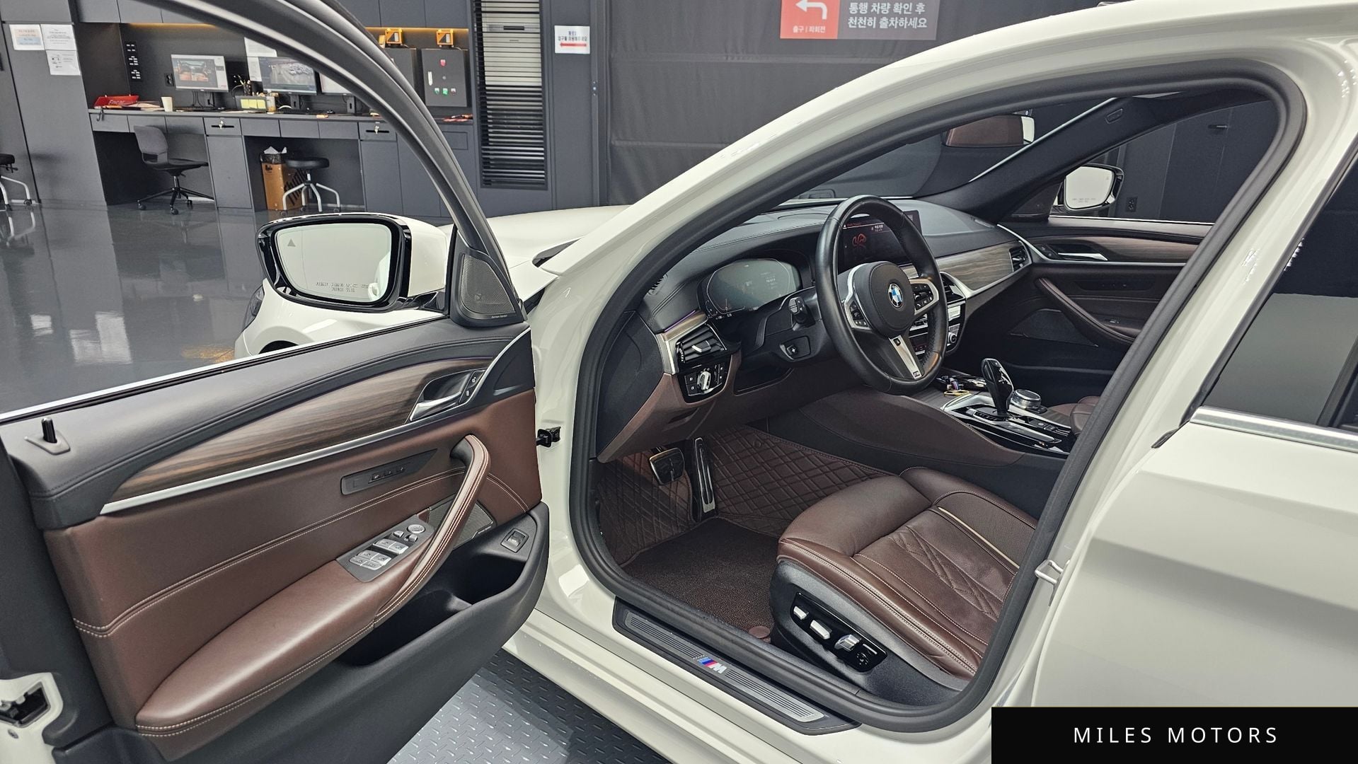 BMW 5 Series (G30) 2020 — миниатюра 12