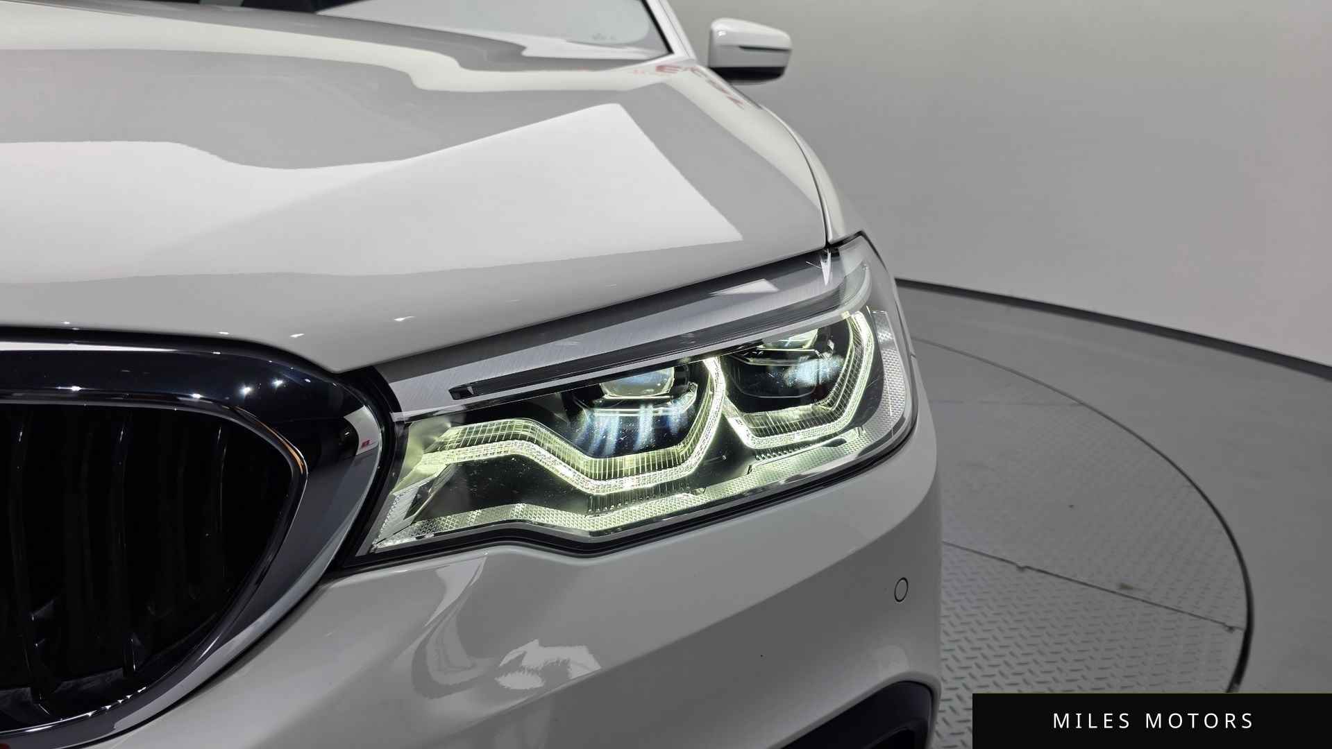 BMW 5 Series (G30) 2020 — миниатюра 7