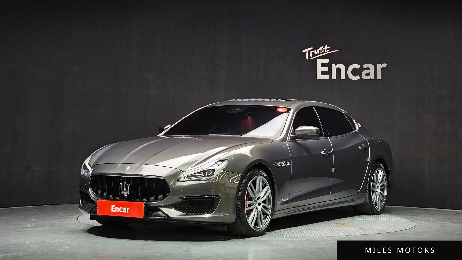 Maserati Quattroporte 2018 — фото 1 из 12