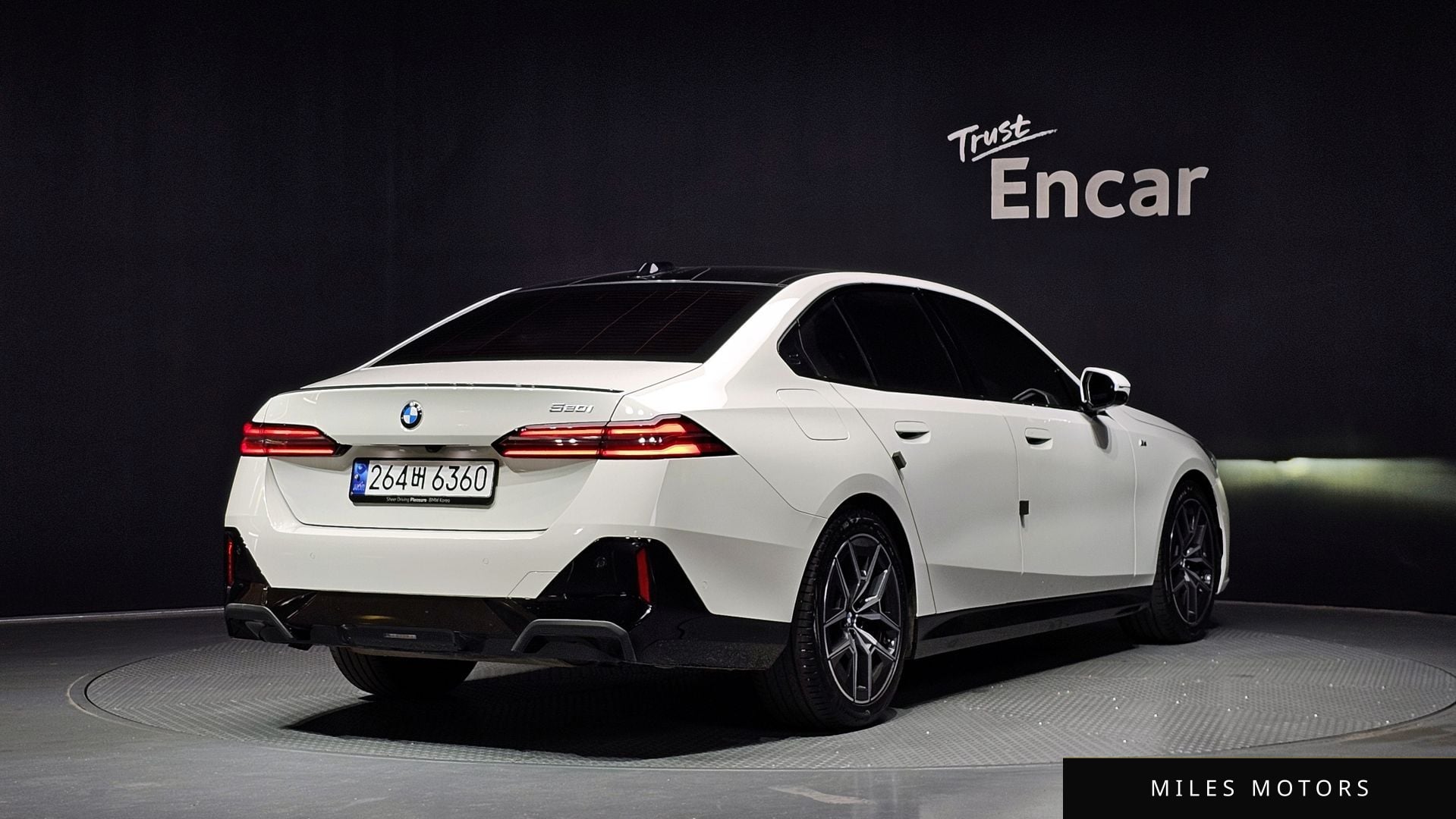 BMW 5 Series (G60) 2025 — миниатюра 2