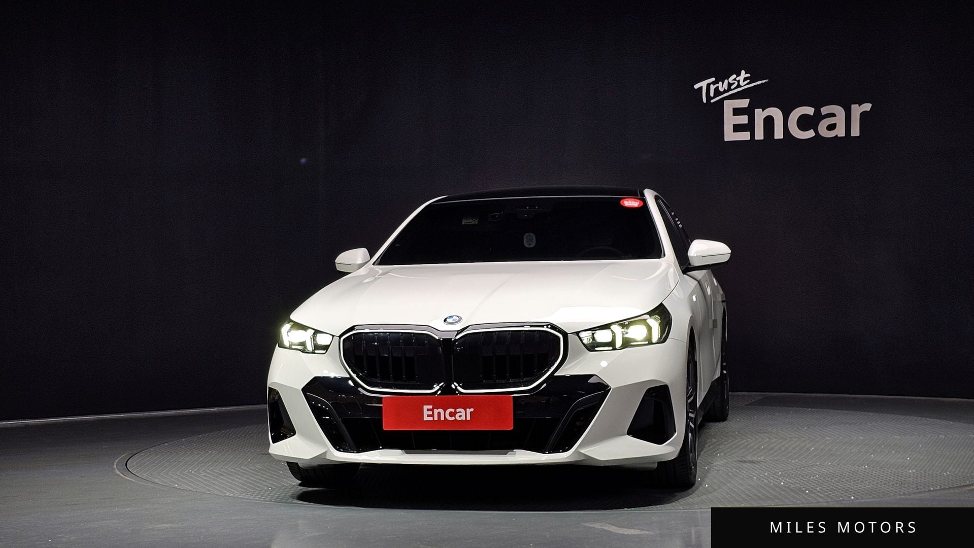 BMW 5 Series (G60) 2025 — миниатюра 3