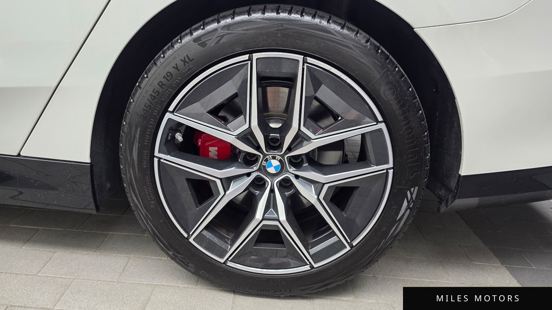 BMW 5 Series (G60) 2025 — миниатюра 7