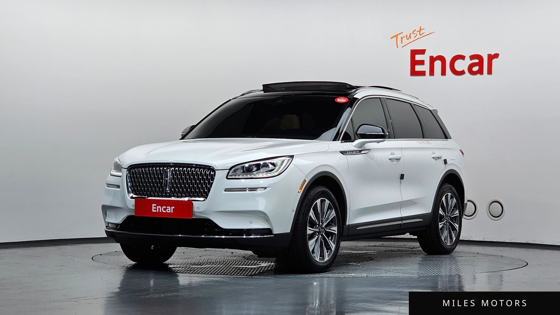 Lincoln Corsair 2021 — фото 1 из 12