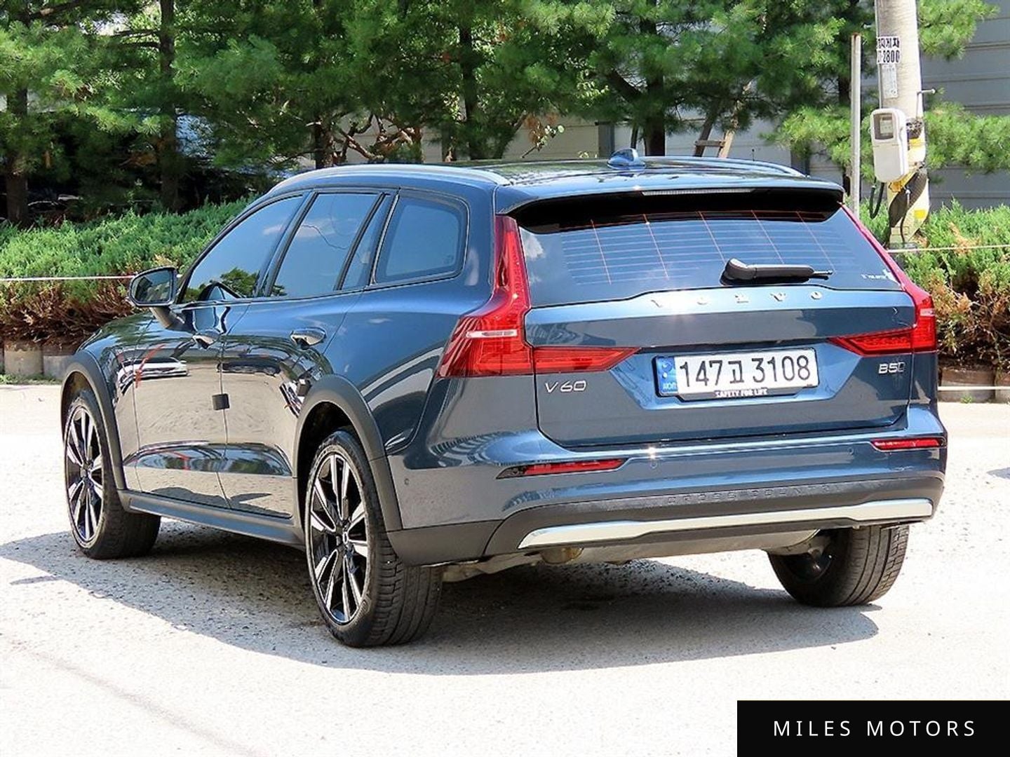 Volvo V60 2023 — миниатюра 3