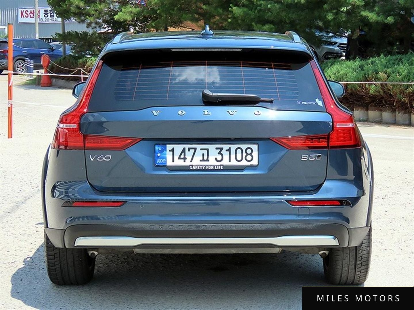 Volvo V60 2023 — миниатюра 4