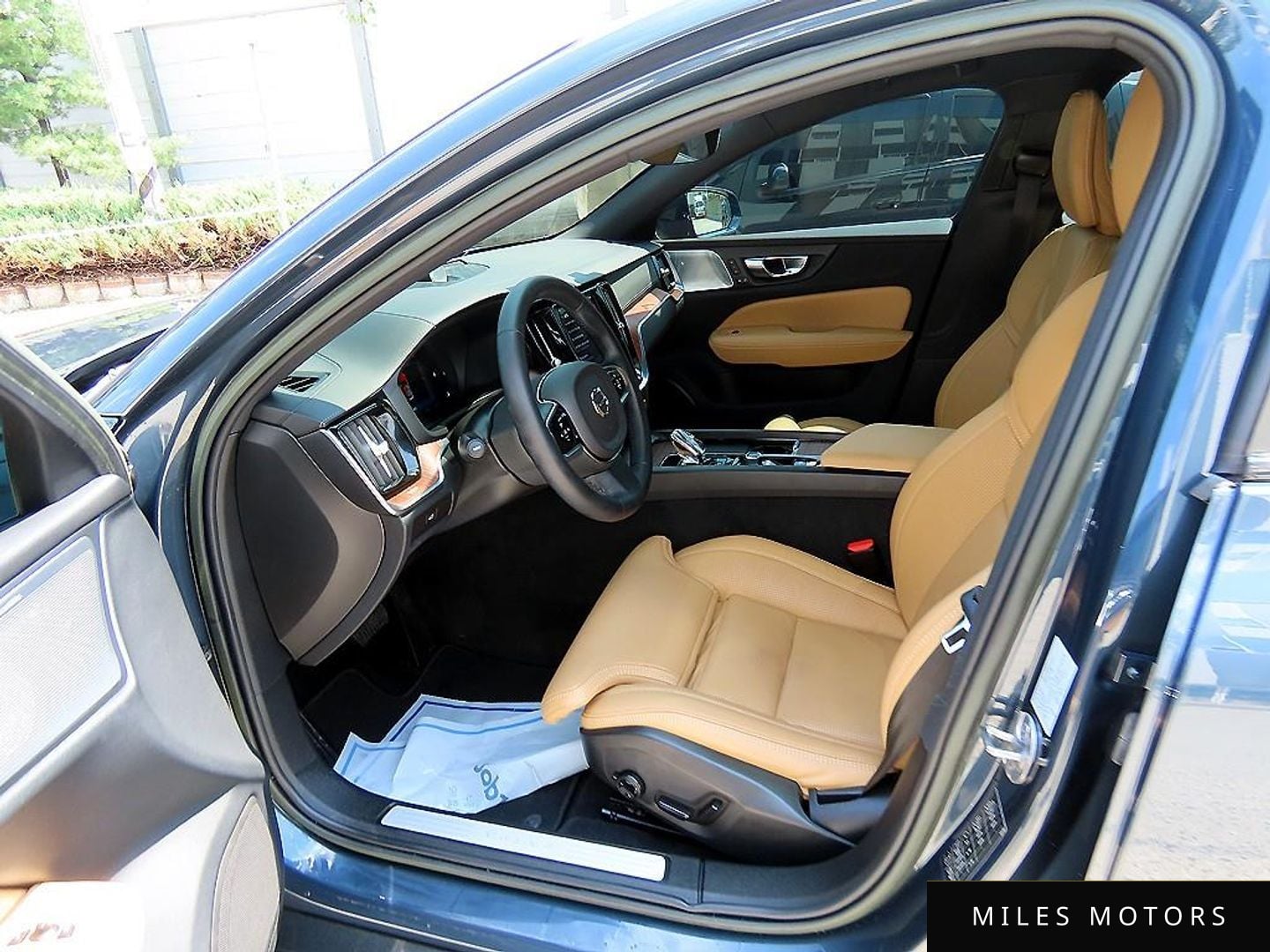 Volvo V60 2023 — миниатюра 5
