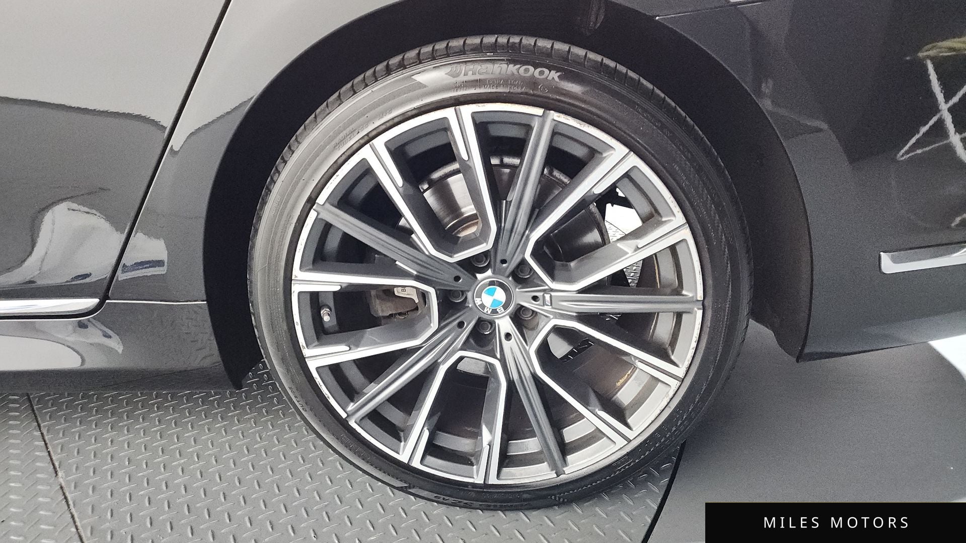 BMW 7 Series (G11) 2020 — миниатюра 7