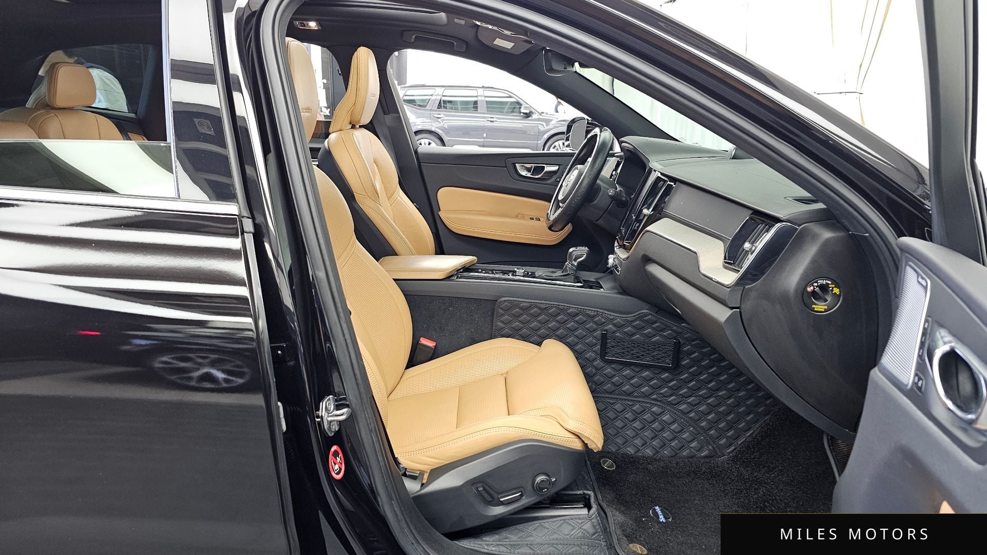 Volvo XC60 2020 — миниатюра 11