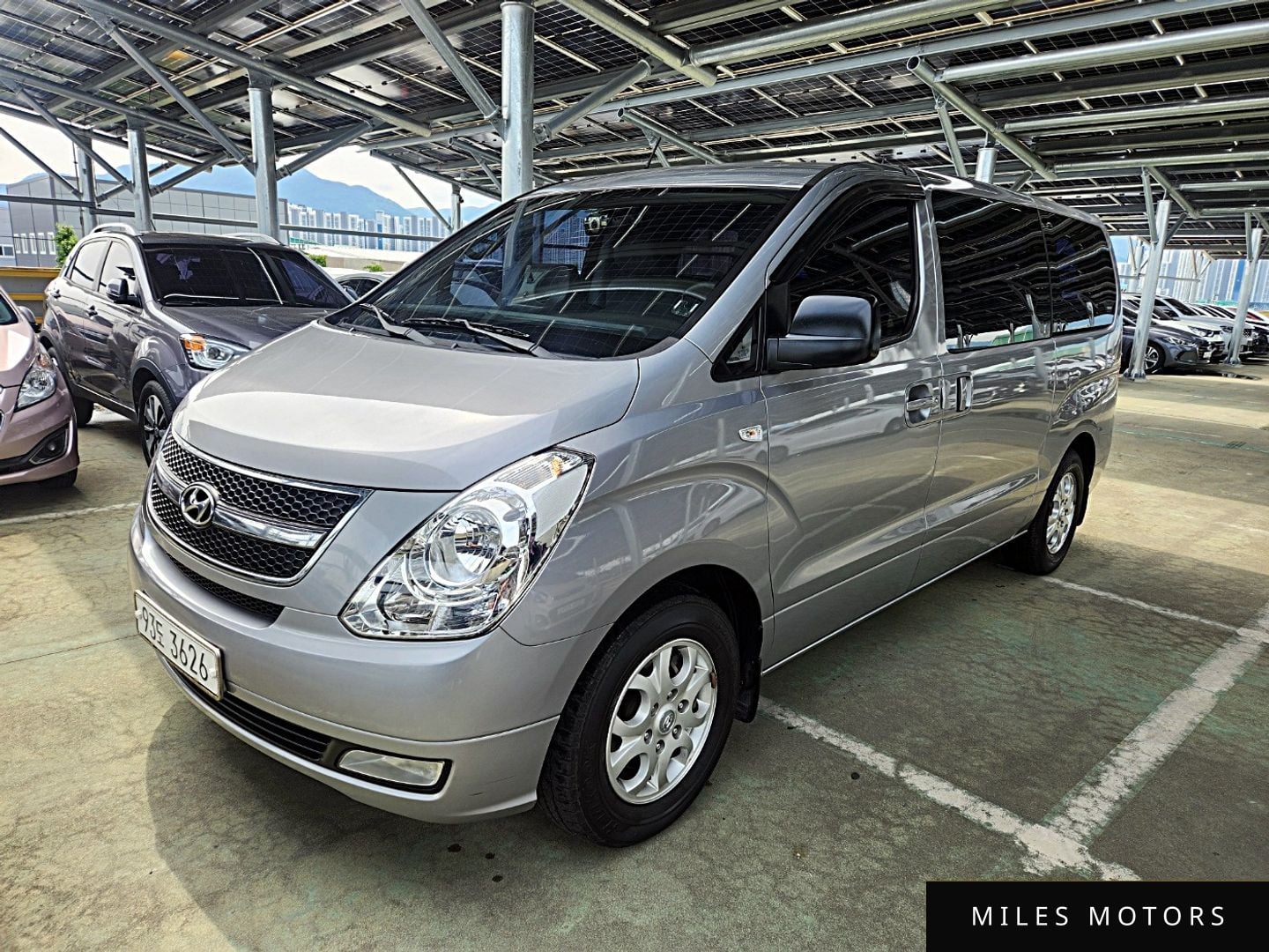 Hyundai Starex 2012 — фото 1 из 12