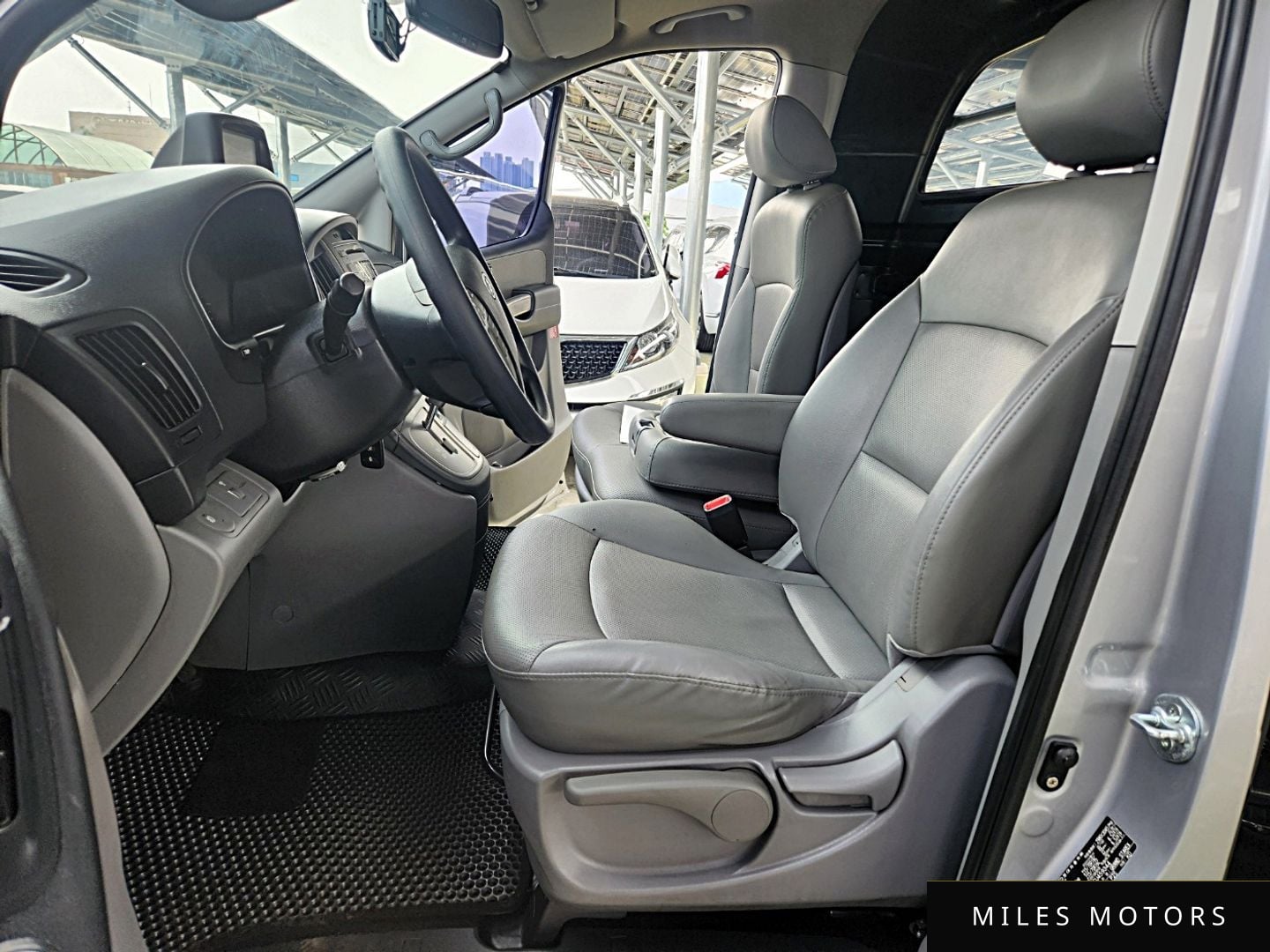Hyundai Starex 2012 — миниатюра 10