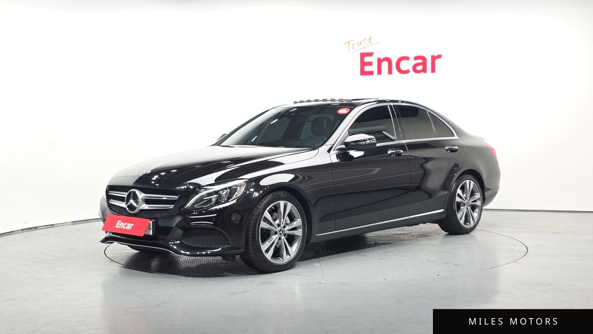 Mercedes-Benz C-Class W205 2017 — фото 1 из 12