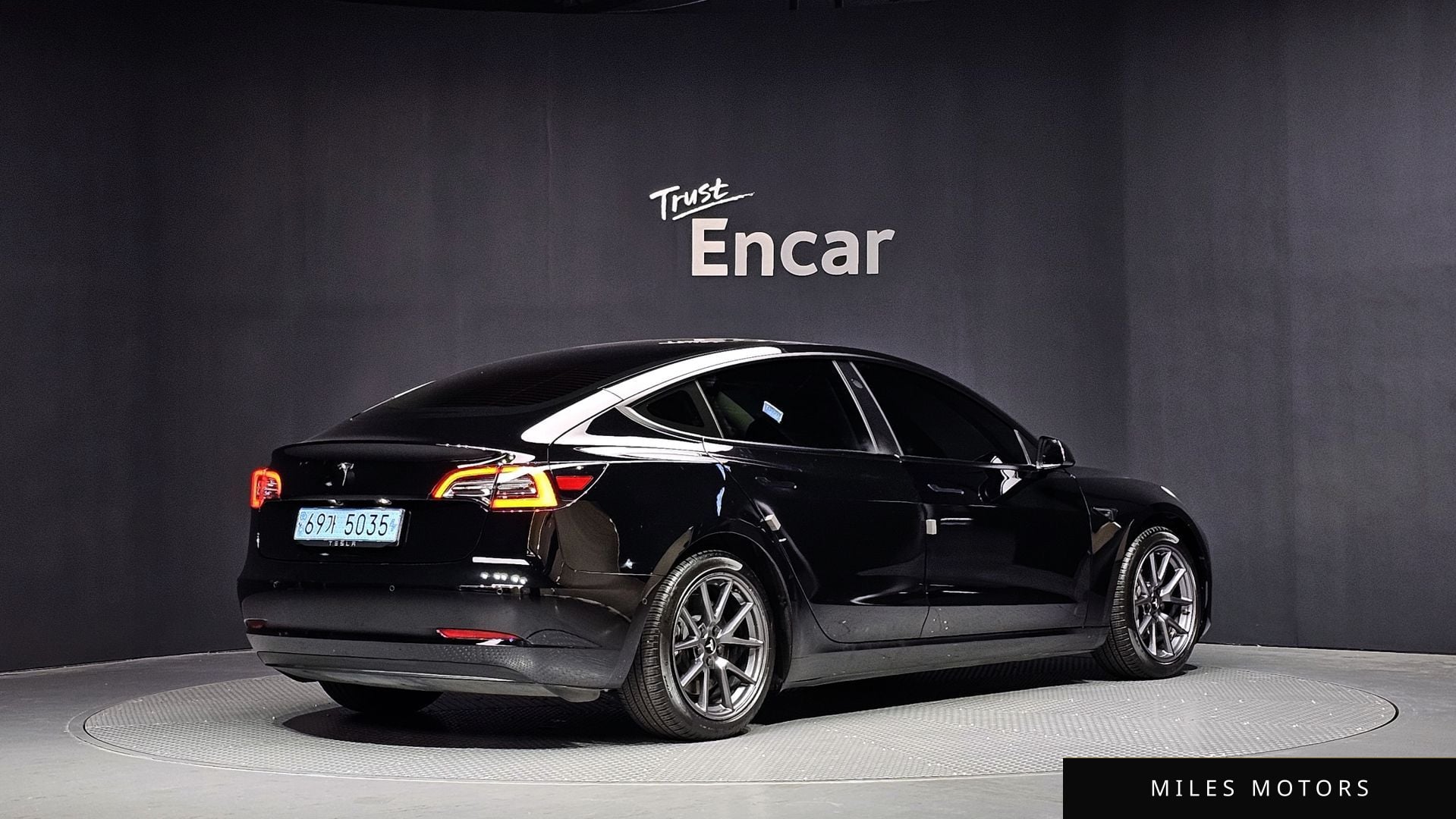 Tesla Model 3 2021 — миниатюра 2