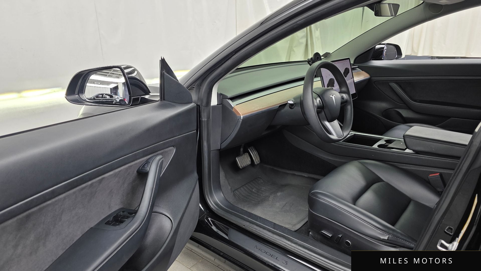 Tesla Model 3 2021 — миниатюра 10