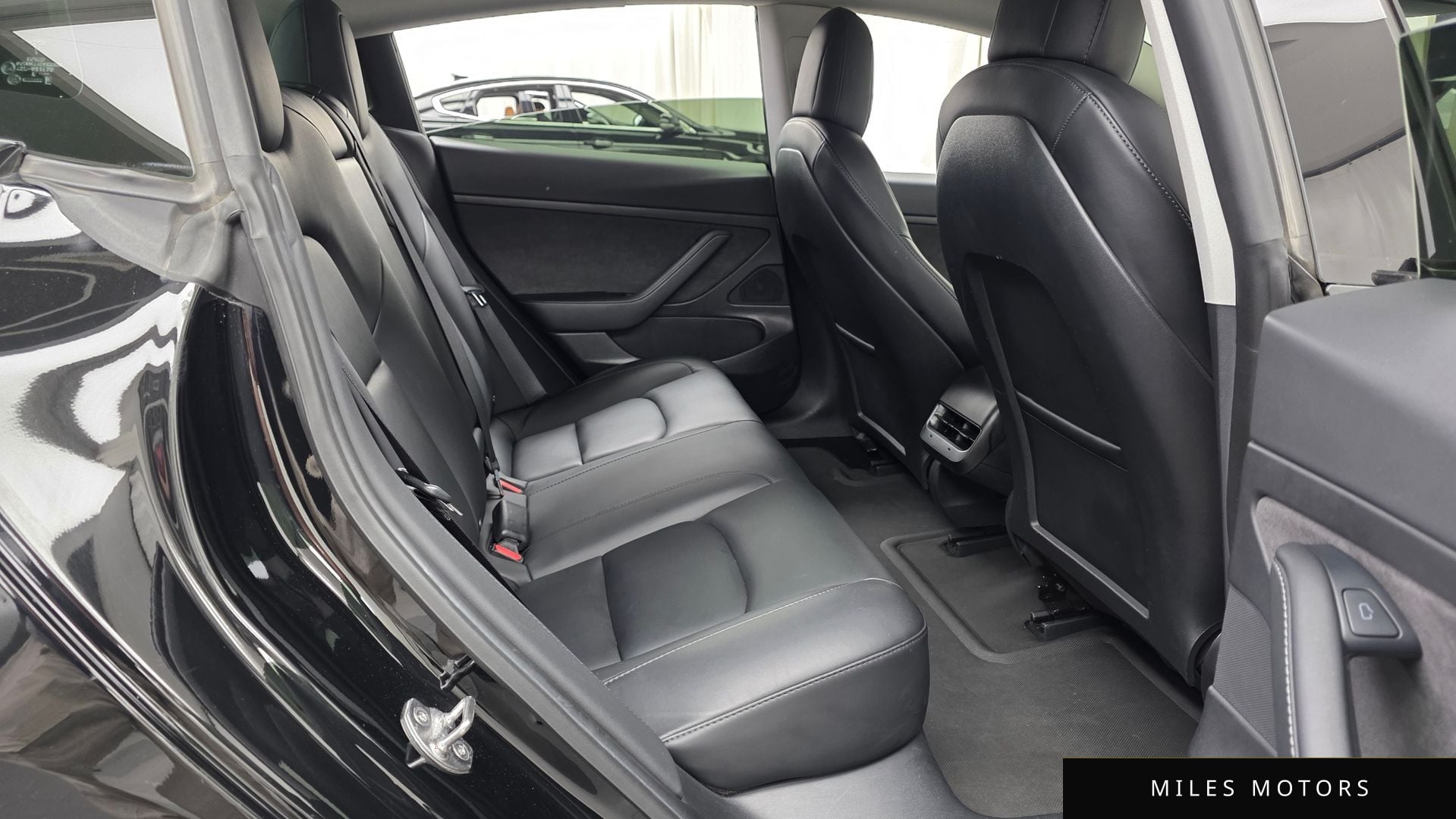 Tesla Model 3 2021 — миниатюра 11