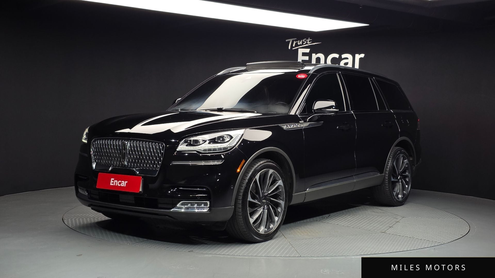 Lincoln Aviator 2021 — фото 1 из 12