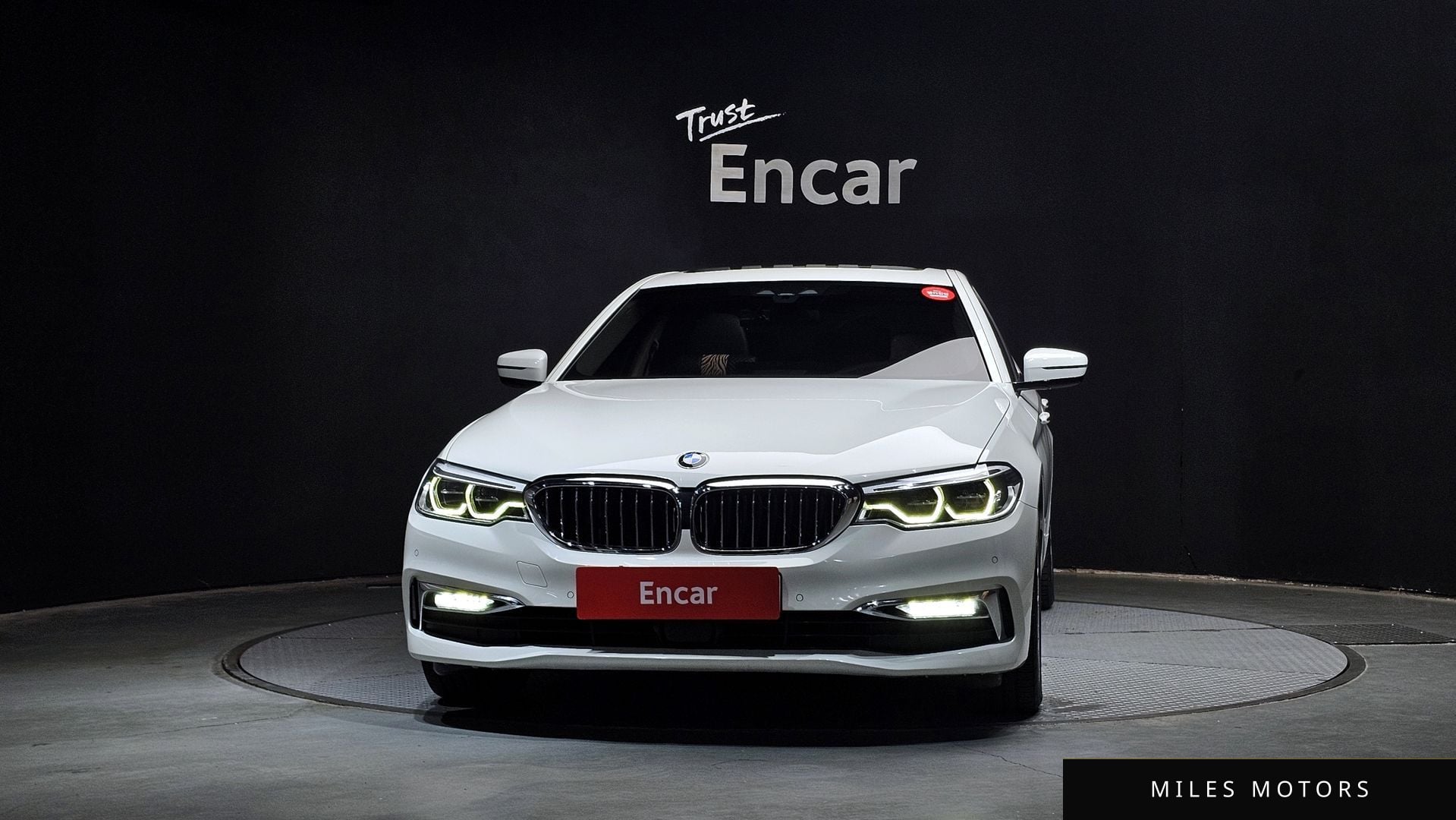 BMW 5 Series (G30) 2018 — миниатюра 3